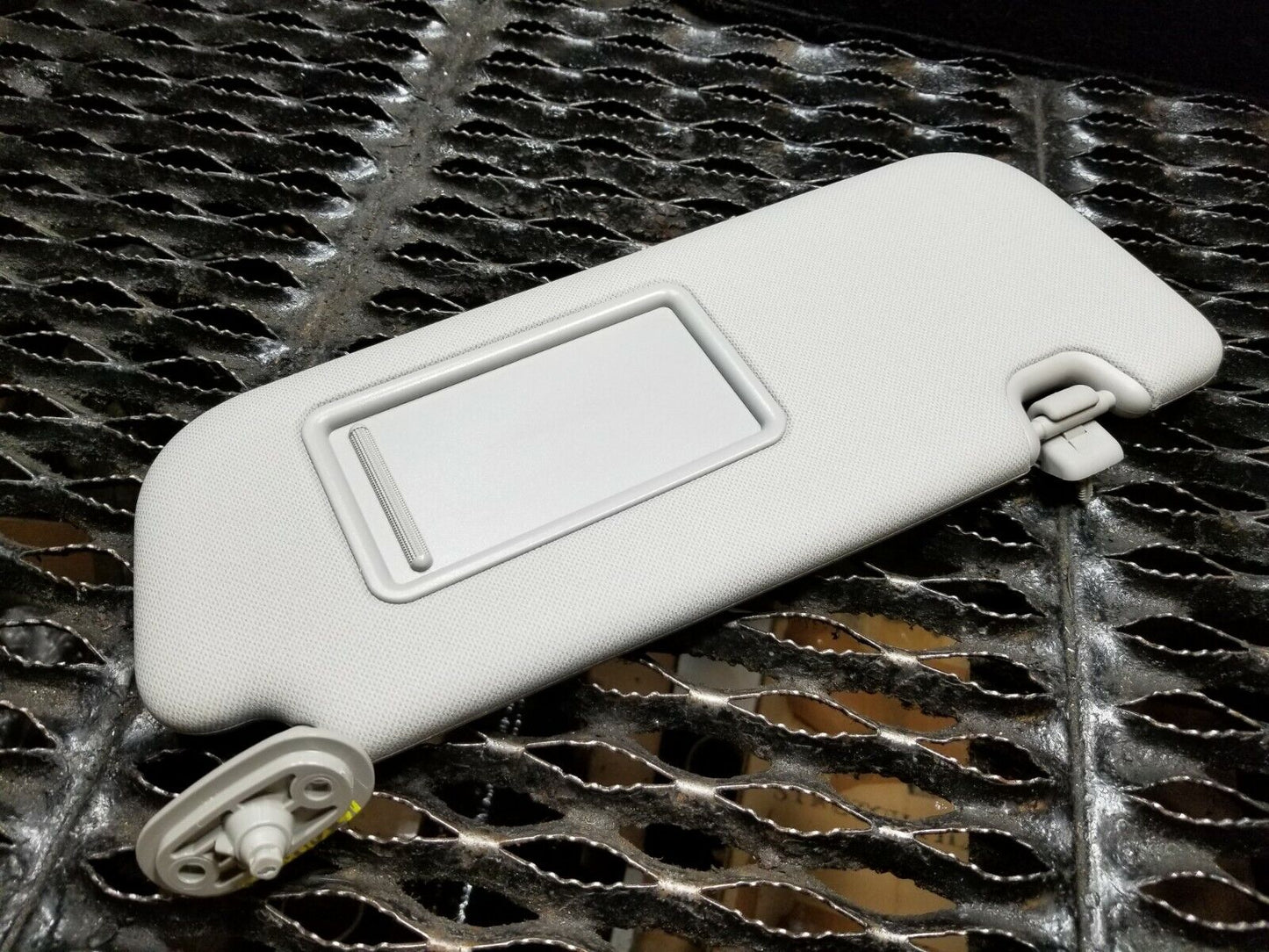 14 15 16 Kia Forte Sun Visor Right Passenger  OEM 27k