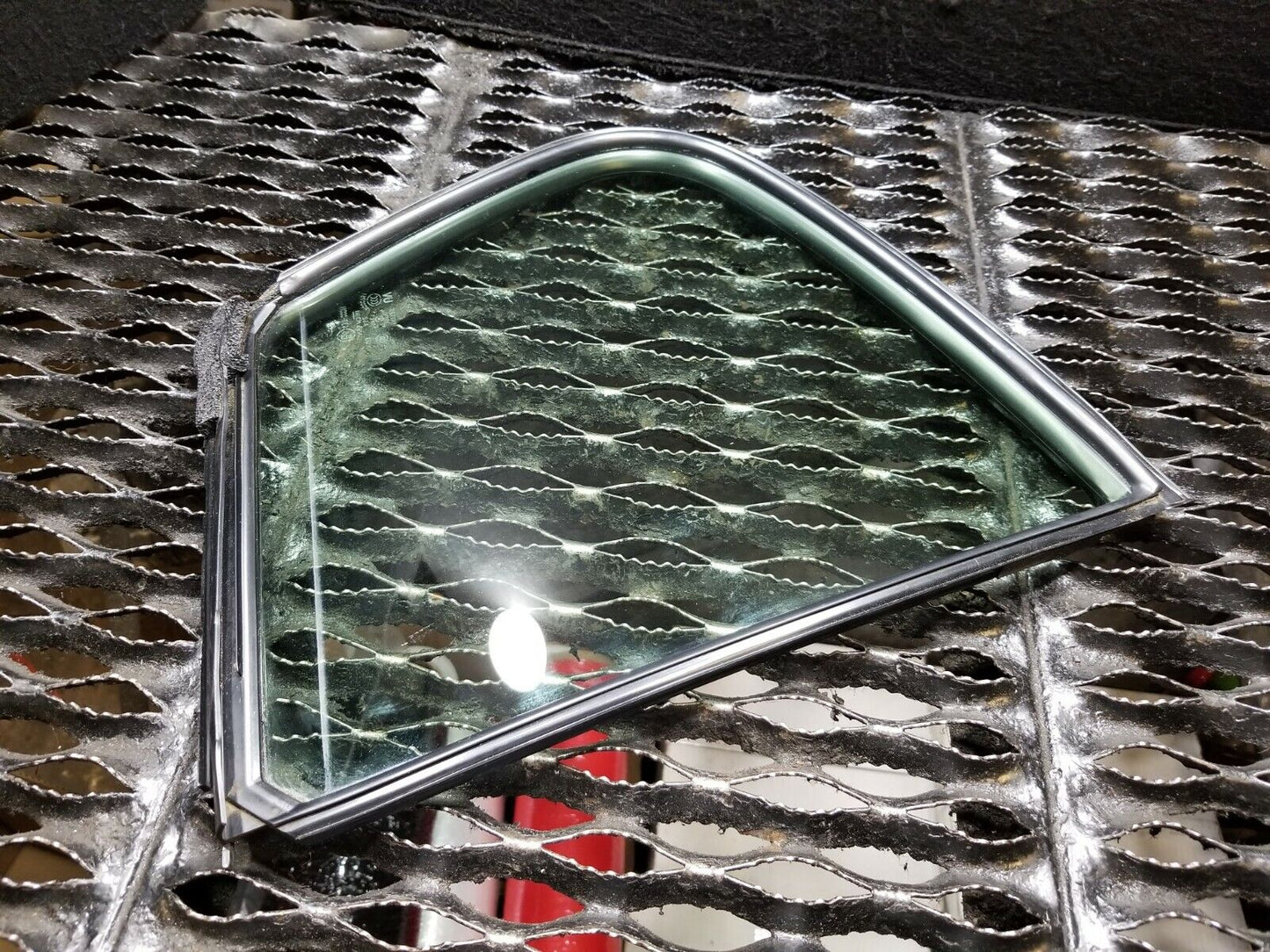 2014 2015 Infiniti Q40 Rear Right Passenger Side Door Vent Glass OEM 34k
