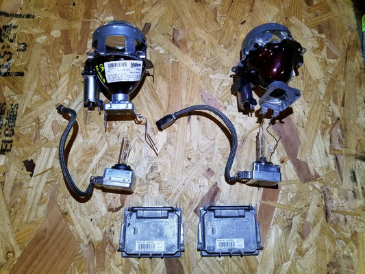 07 08 09 10 11 12 GMC Acadia Headlight Bi Xenon Lens W/ Bulb Lamp Ballast 6g OEM