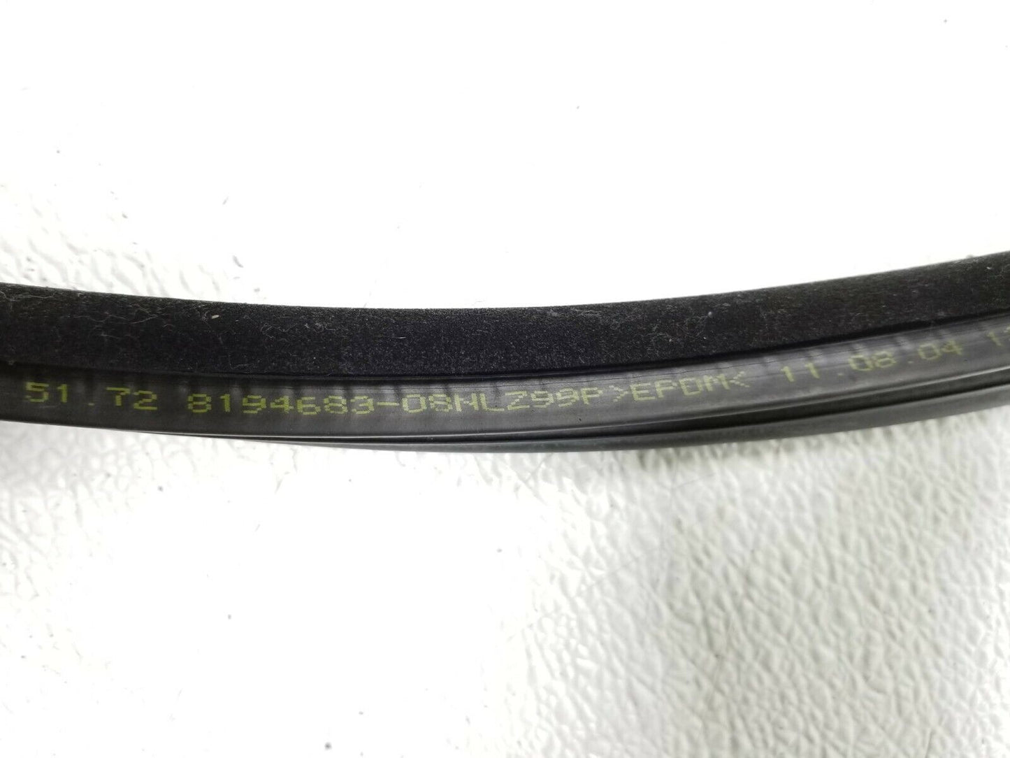 01 02 03 04 05 BMW E46 Sdn Rear Right Pass Door Weatherstrip Seal OEM