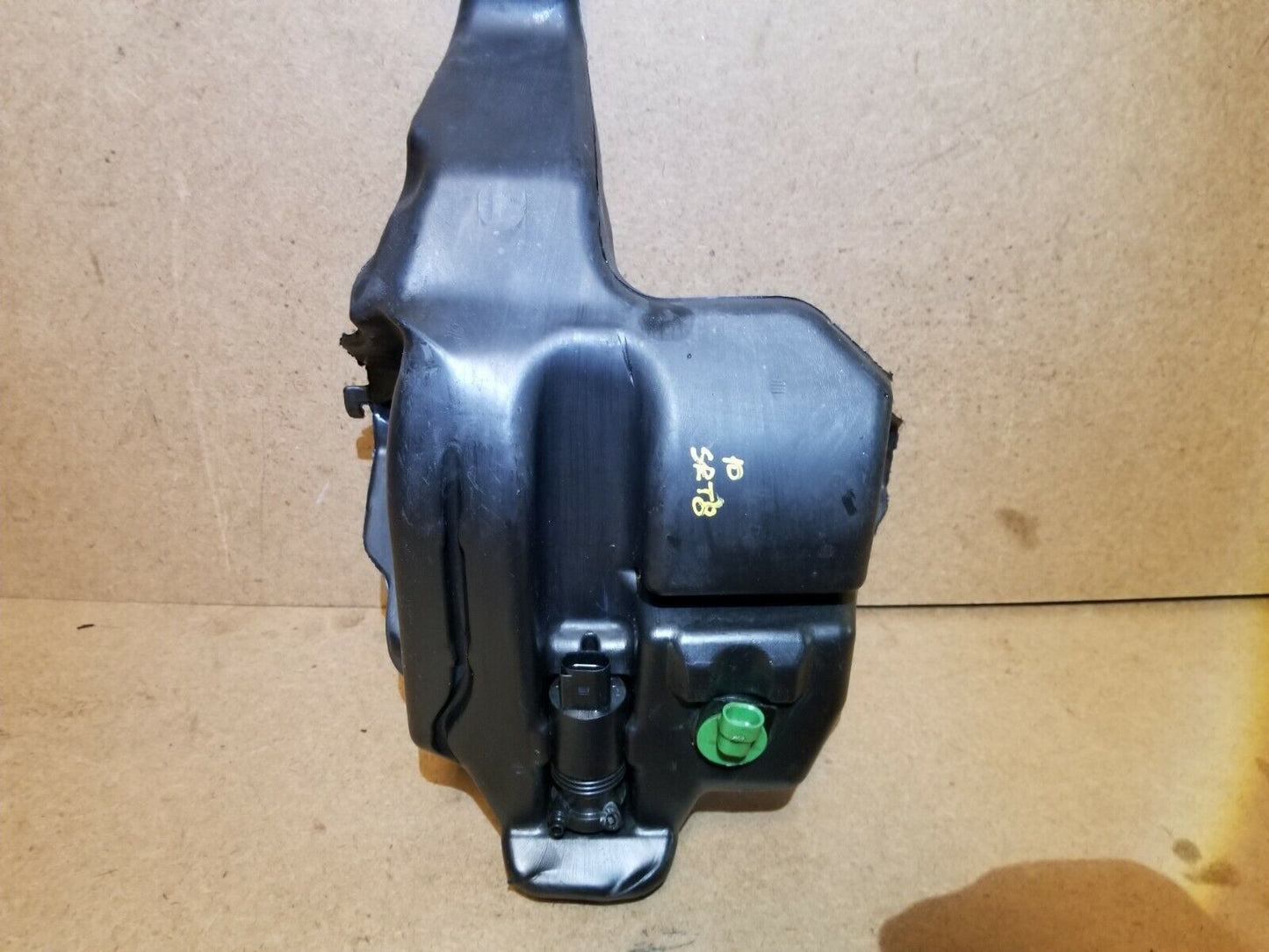 07 08 09 10 Jeep Grand Cherokee Srt8 Windshield Washer Fluid Reservoir OEM