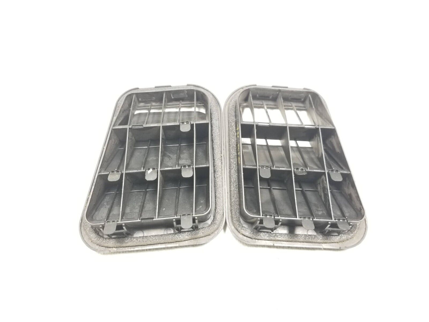 12 13 14 15 Kia Rio Quarter Panel Pressure Vent Pair OEM