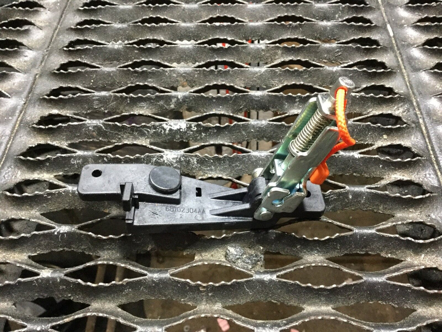 15 16 17 Chrysler 200 Gas Fuel Tank Door Lid Lock Actuator OEM