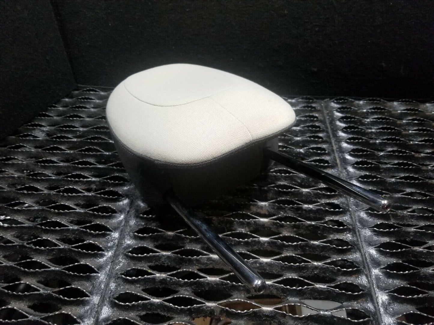 10 11 12 13 14 15 Chevrolet Camaro Front Seat Headrest Passenger Right OEM