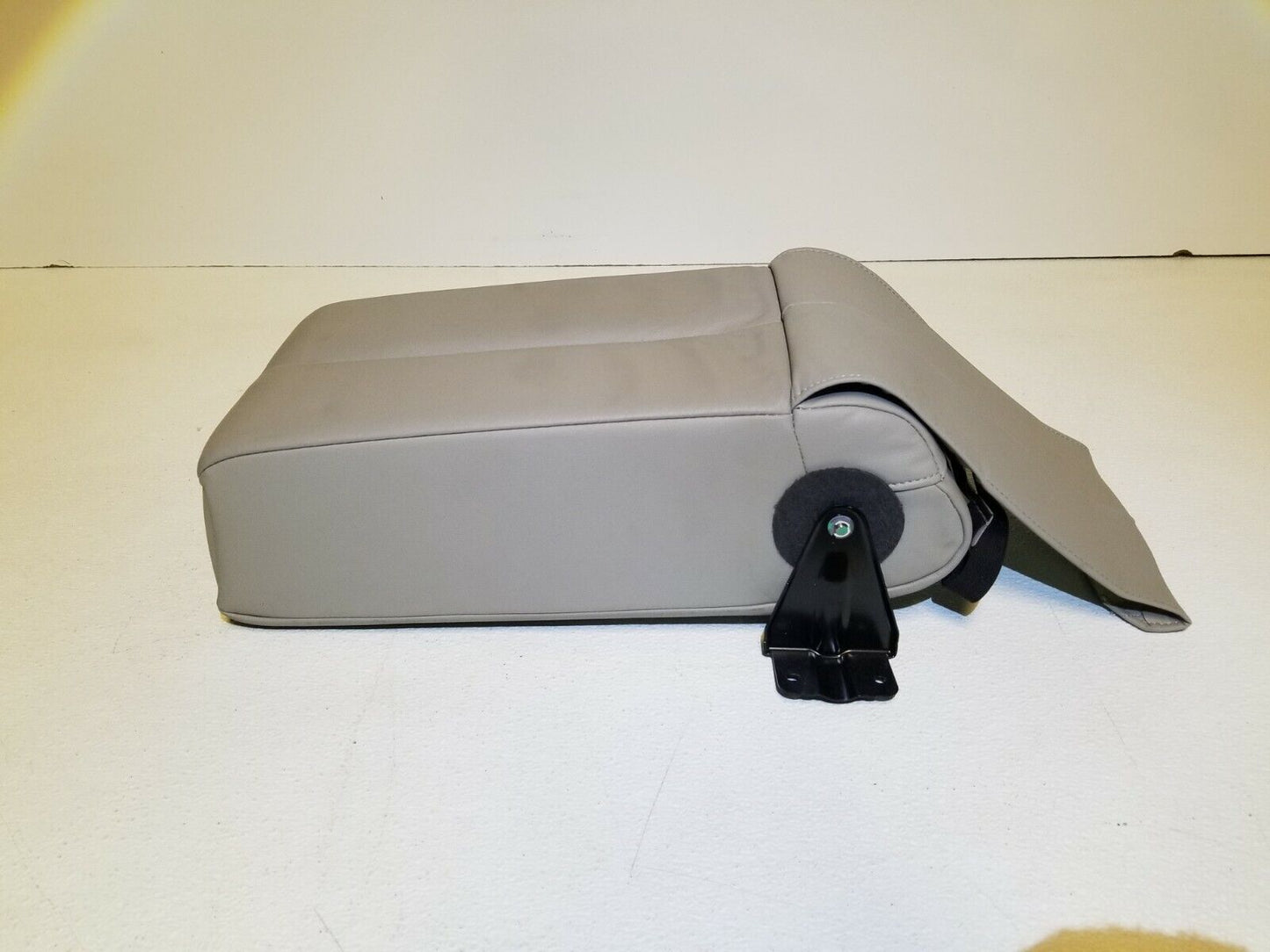 06 07 08 Acura Rl Rear Seat Armrest W/ Cup Holder OEM