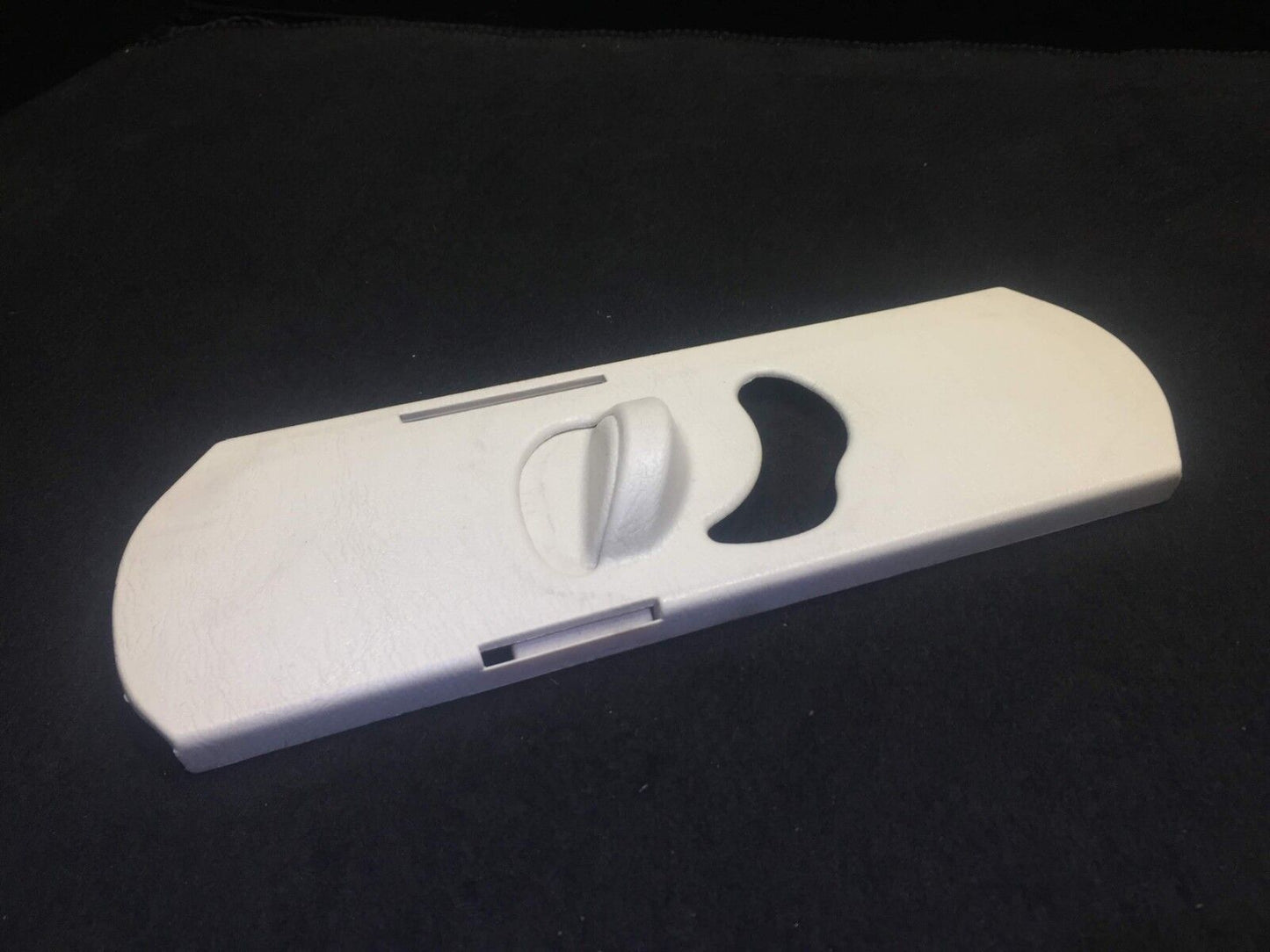 98 99 00 01 Mercedes W163 Ml320 Rear Pass Side Seat Belt Adjuster Trim OEM D34