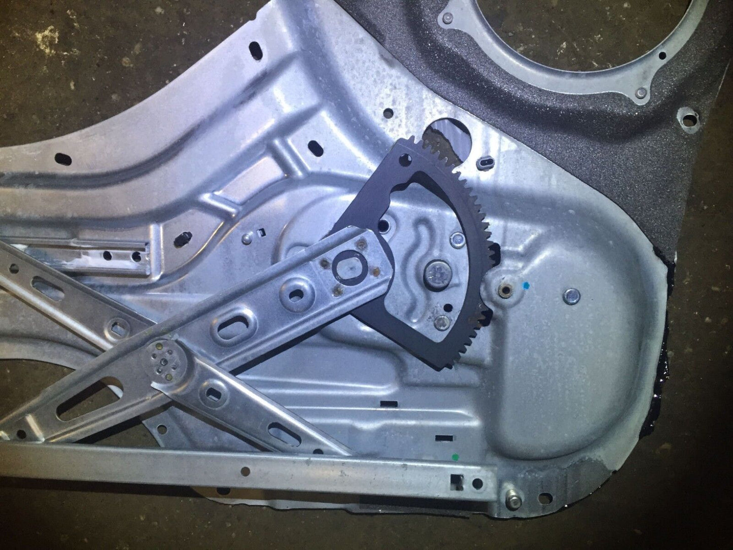 10 2010 11 2011 Kia Soul Rear Left Lh Door Window Regulator  OEM A1 57k