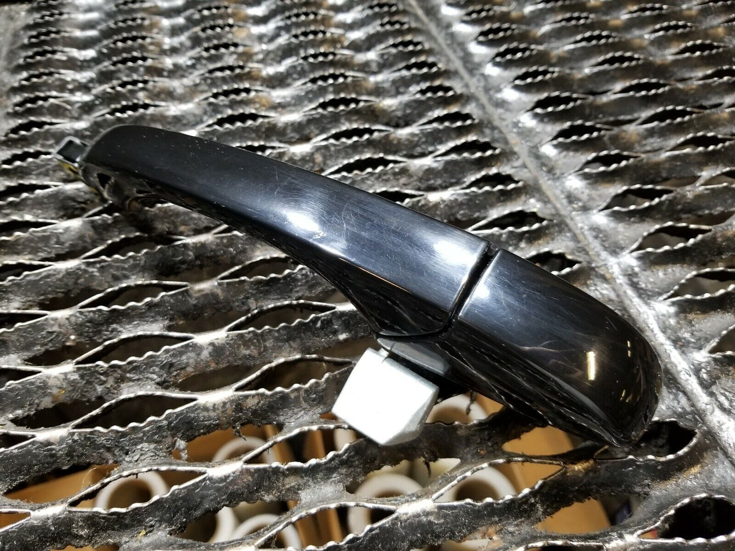 13 14 15 16 Jeep Compass Front Right Passenger Exterior Door Handle OEM 30k