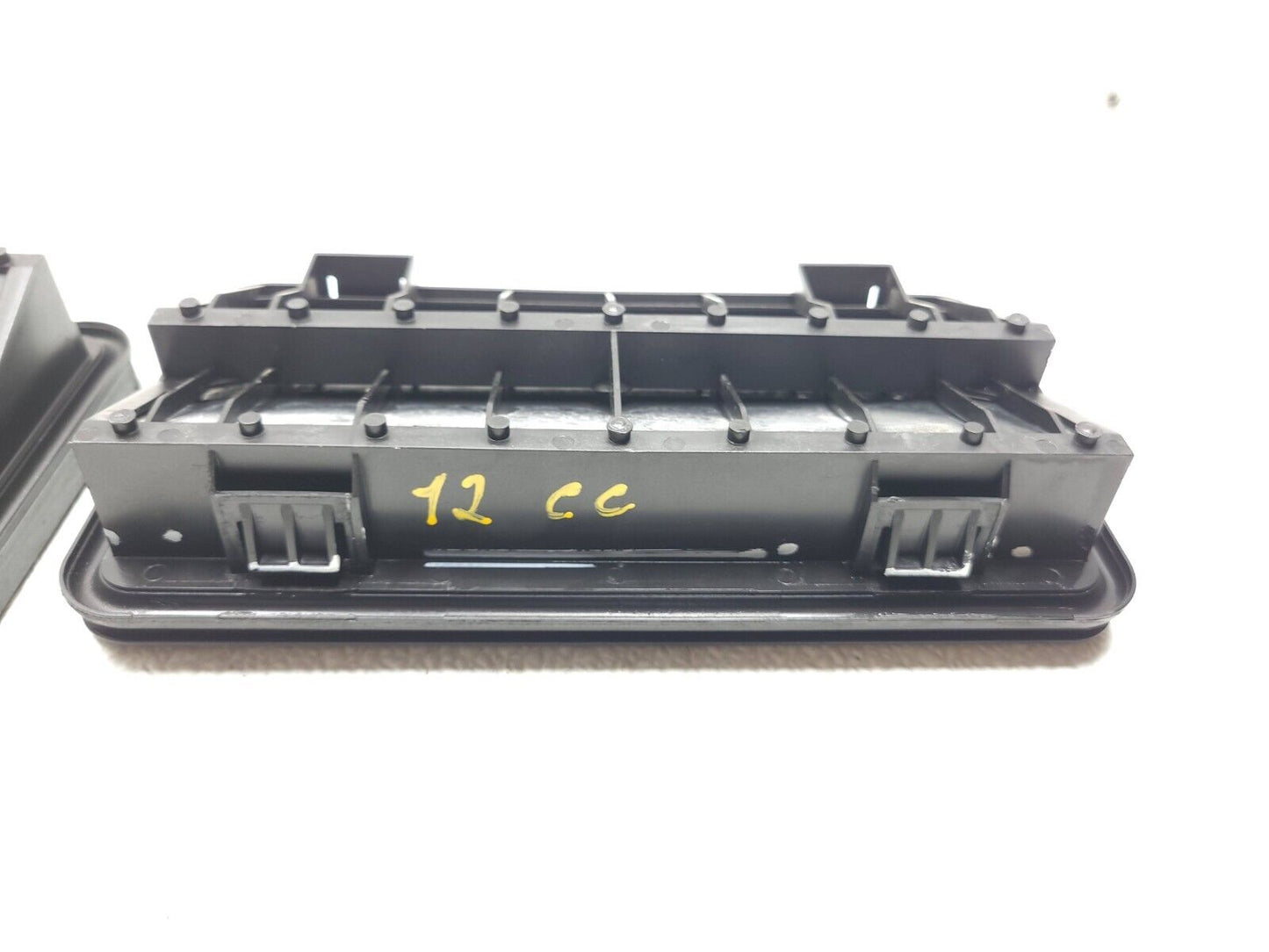 09 10 11 12 Volkswagen Cc Quarter Air Drafter Pressure Vent Lh & Rh OEM