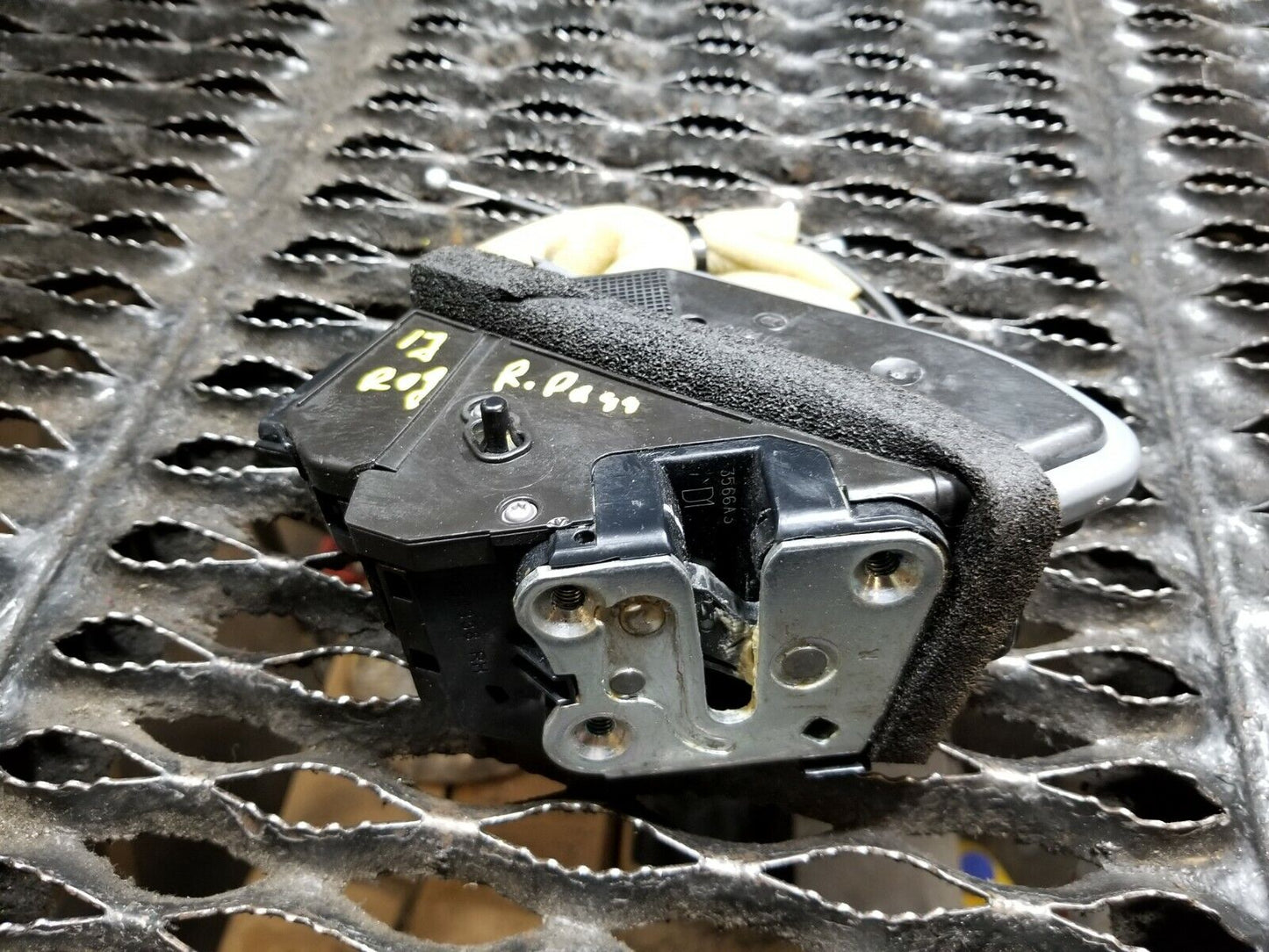 16 17 18 19 Nissan Rogue Rear Right Pass Side Door Lock Latch Actuator OEM 36k