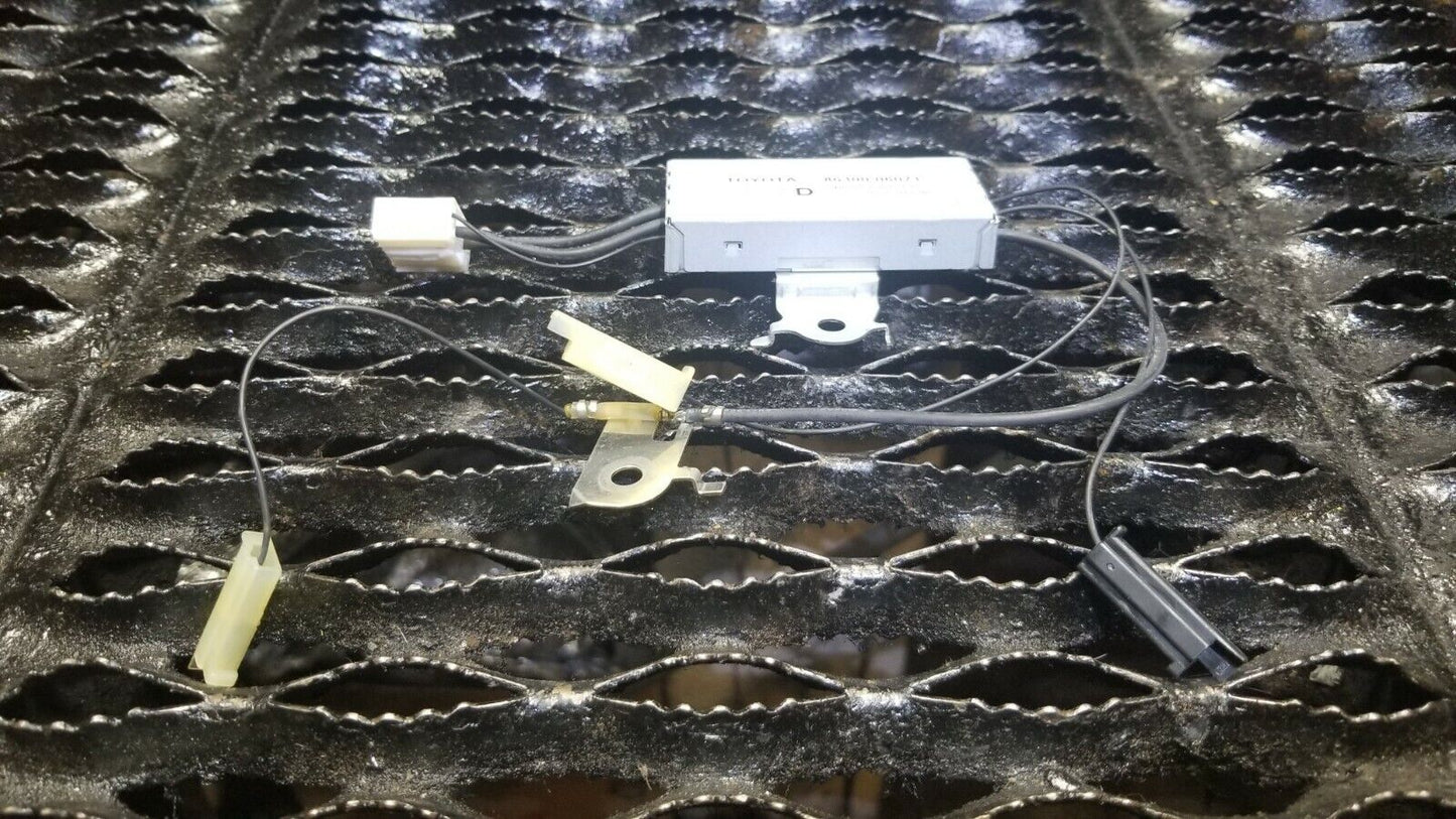 10 11 Toyota Camry Hybrid Antenna Amplifier Amp Booster 86300-06071 OEM