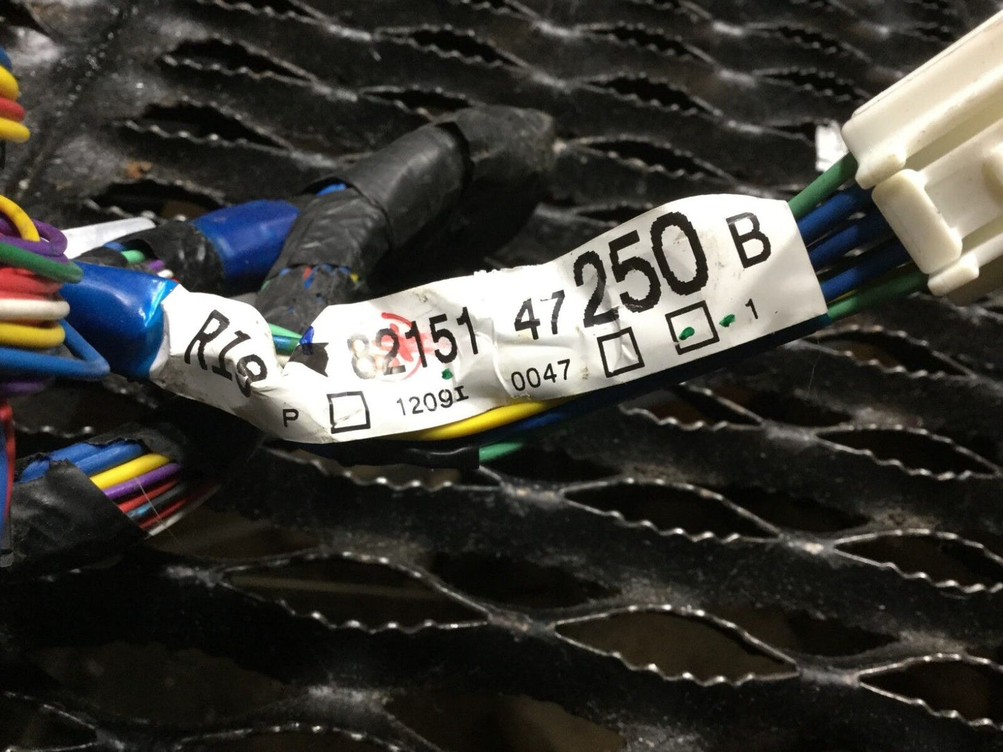 04 05 06 07 08 09 Toyota Prius Front Right Passenger Door Wire Harness   OEM