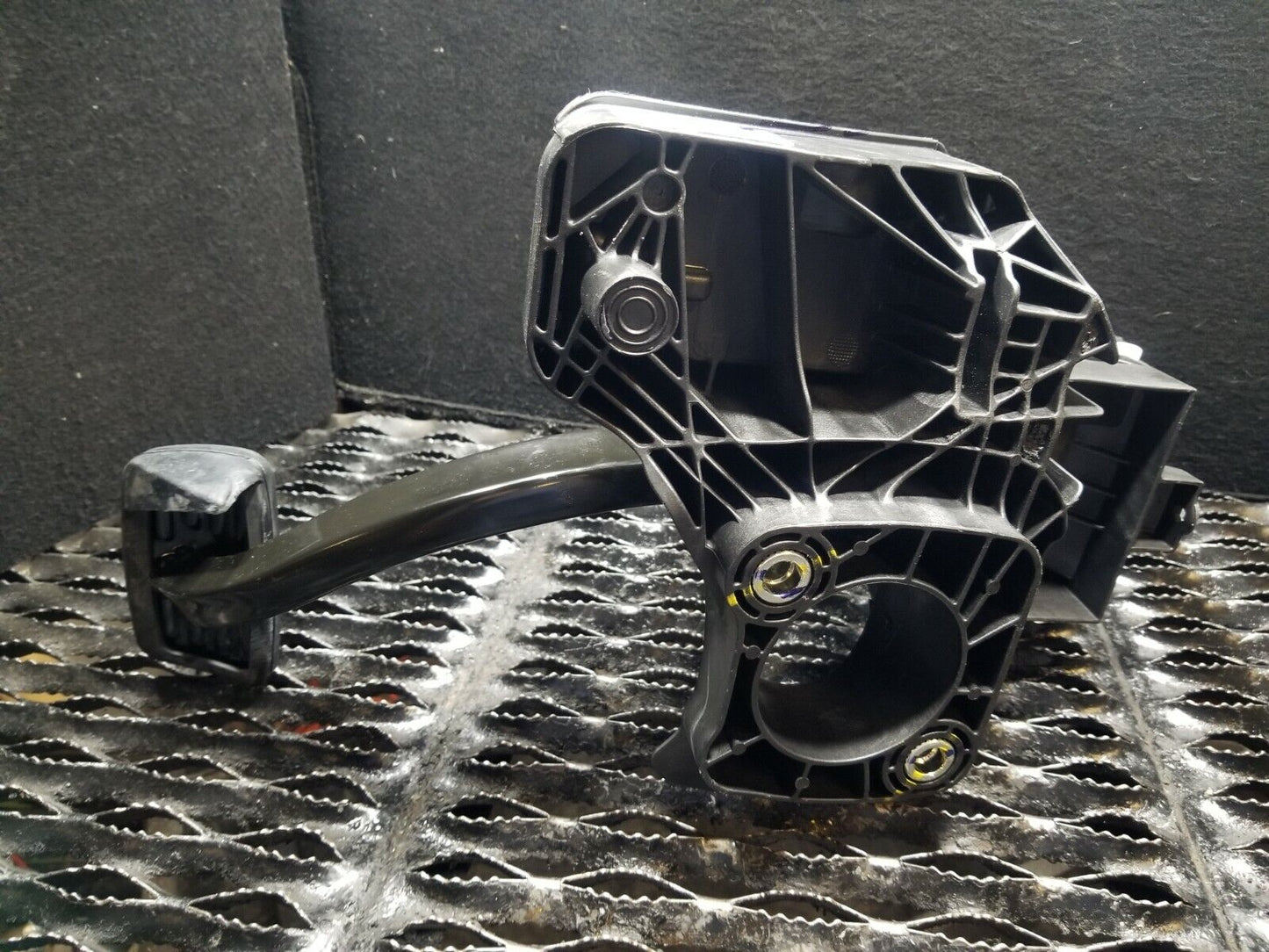 16 17 18 19 Chevrolet Malibu At Brake Pedal Assy OEM 3k