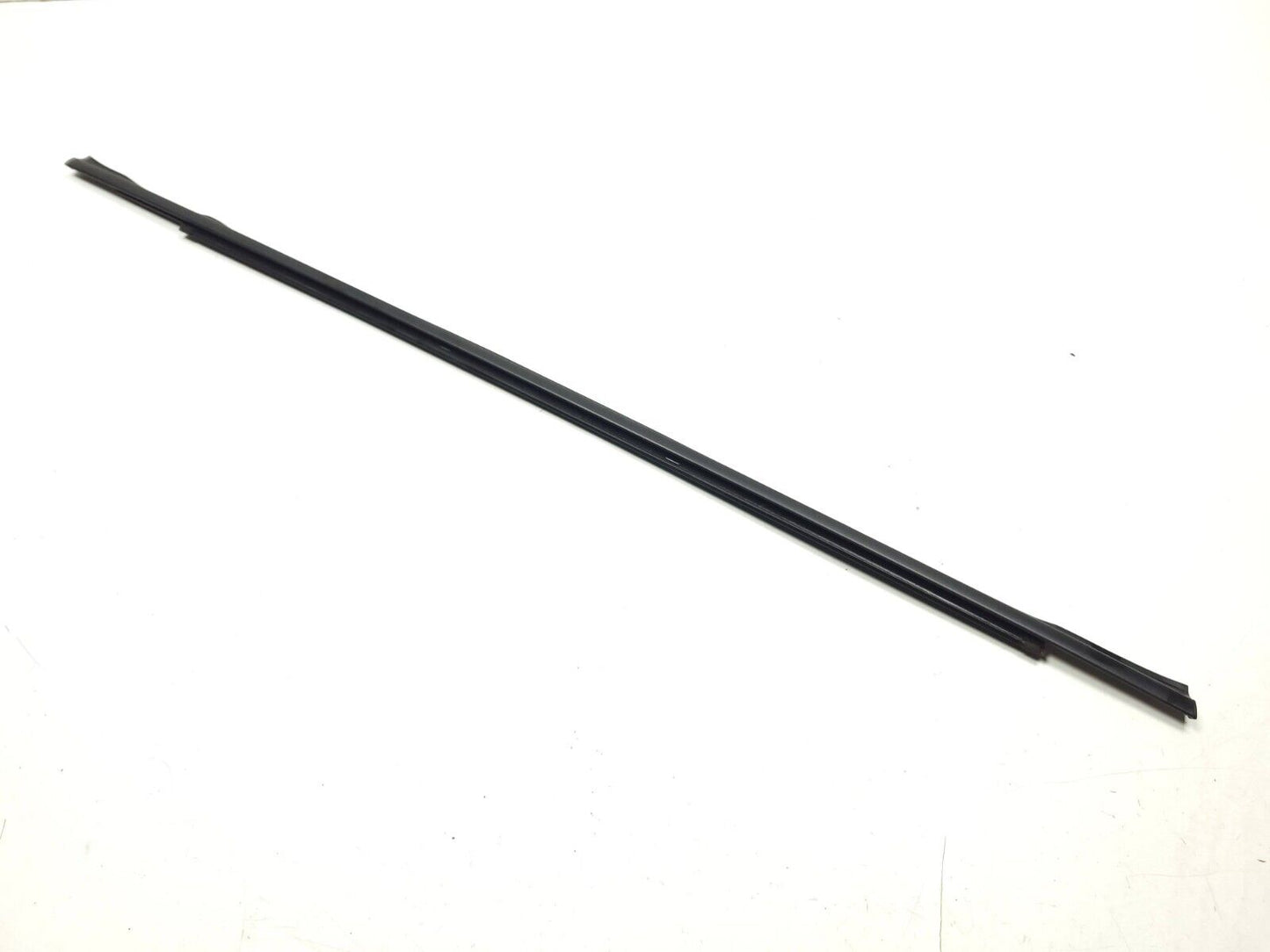 12 13 14 15 Kia Rio Door Window Belt Seal Molding Rear Pass Right Side OEM