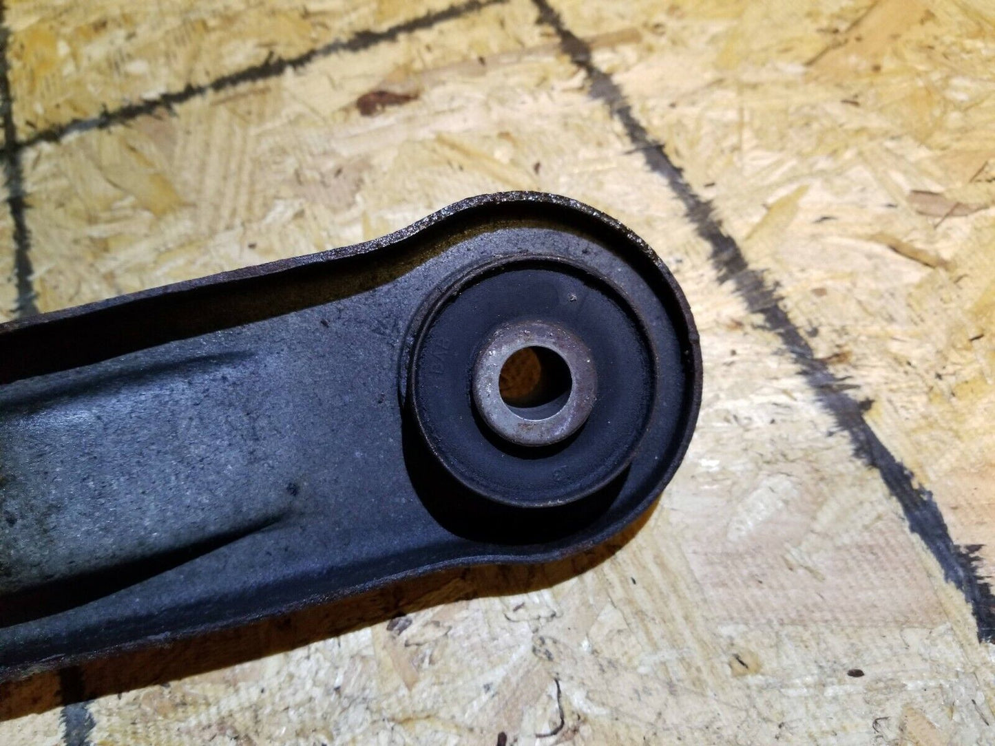 06 07 08 09 10 11 Lincoln Town Car Rear Right Pass Side Lower Control Arm OEM