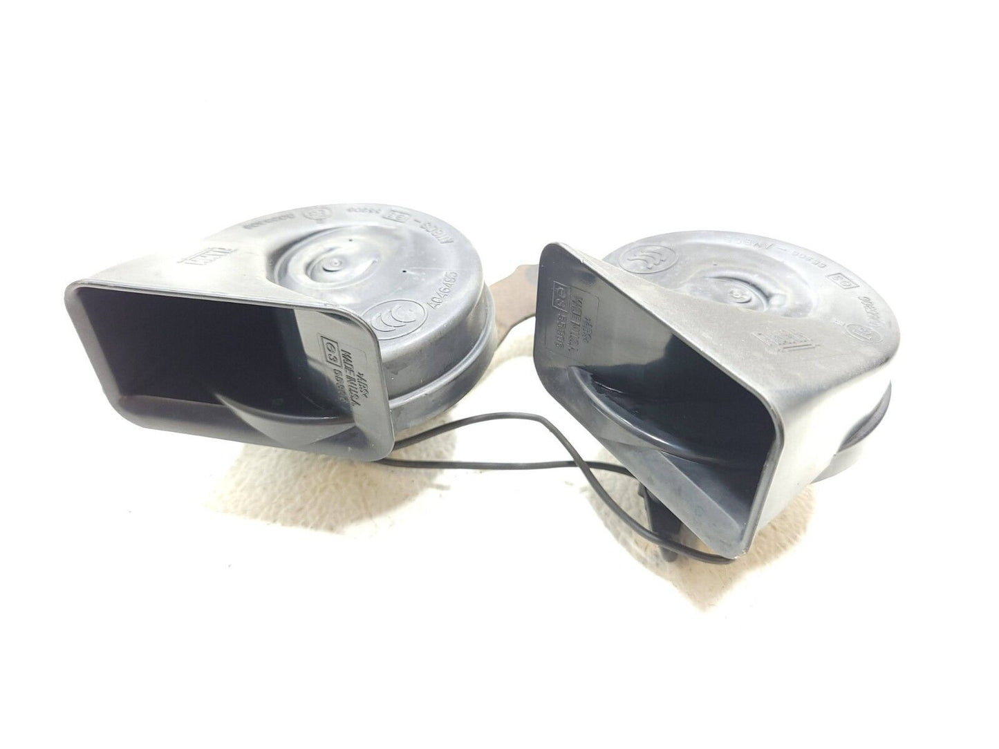 2006-2012 Nissan Armada Horn Pitch Signal 2pcs W/ Bracket OEM