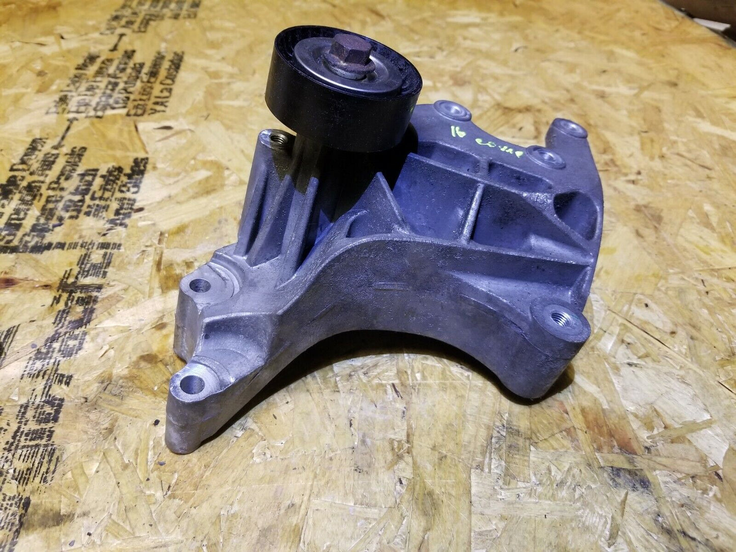 13 14 15 16 Jeep Compass 2.4l Power Steering Mount Bracket OEM 30k