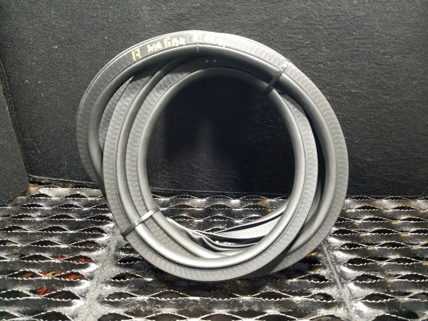 16 17 18 19 Chevrolet Malibu Rear Right Pass Side Door Weather Strip Seal OEM 3k