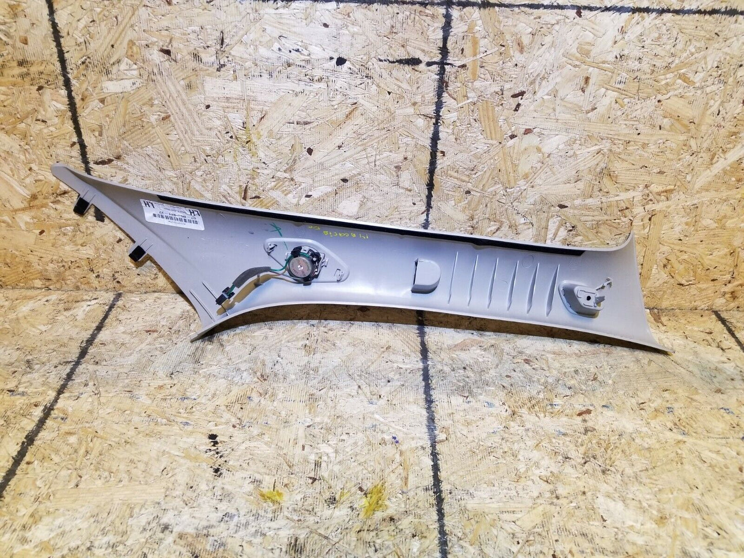13 14 15 GMC Acadia Windshield A Pillar Trim Left Driver Side OEM