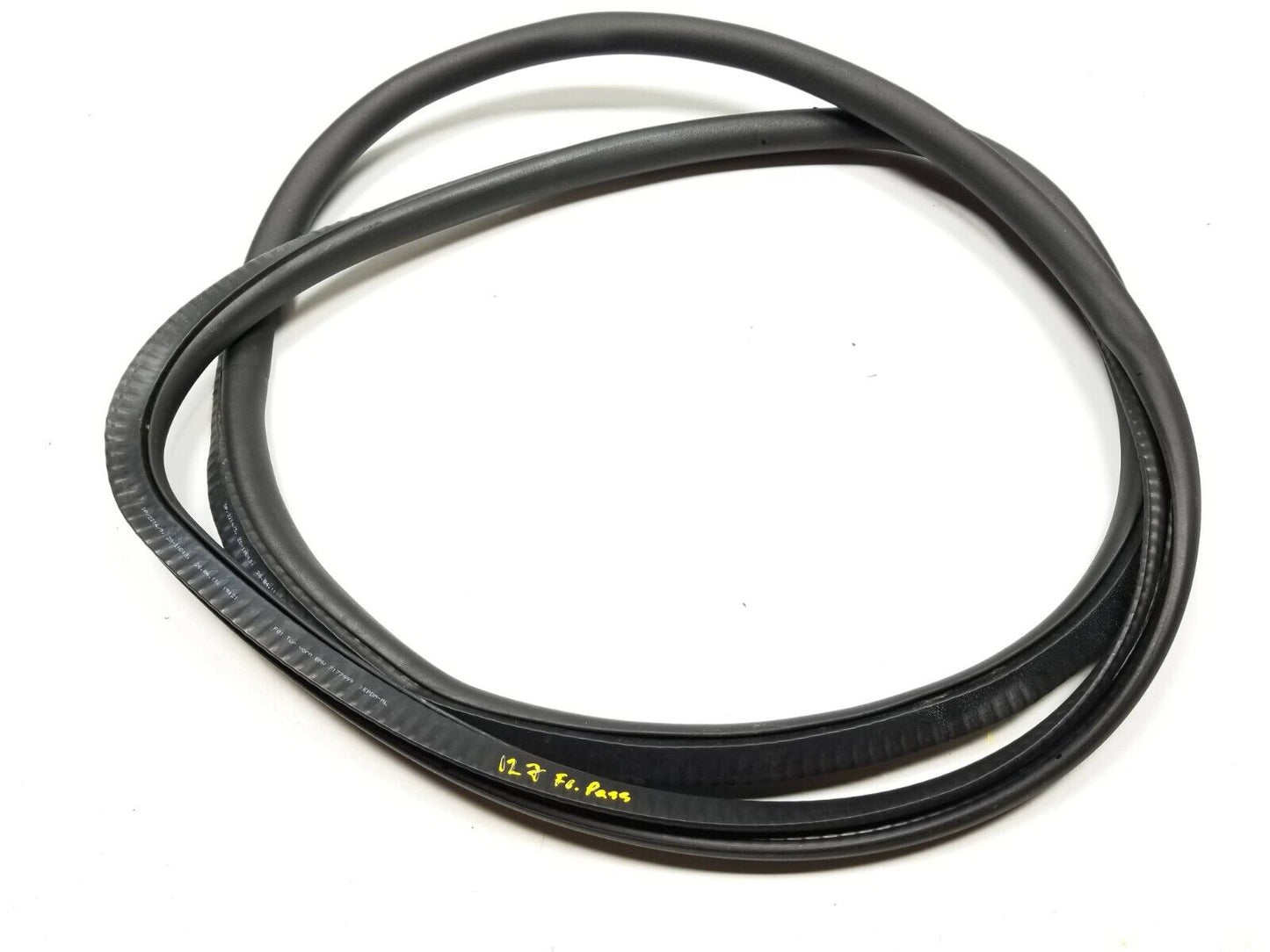 09 10 11 12 BMW 750li Front Right Pass Door Weatherstrip Seal OEM