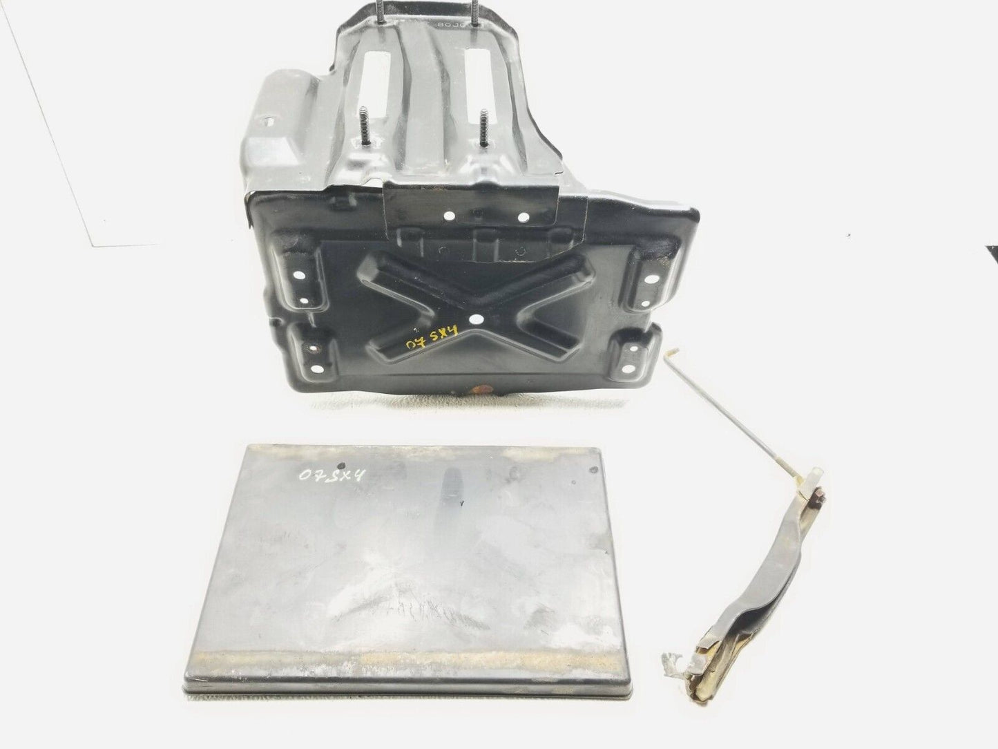 2007 - 2013 Suzuki SX4 Battery Tray Holder OEM 70k Miles