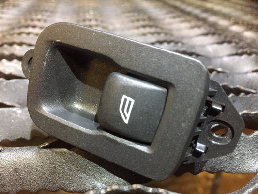 05 06 07 08 09 10 11 Volvo S40 Interior Rear Door Window Switch 31295736 OEM