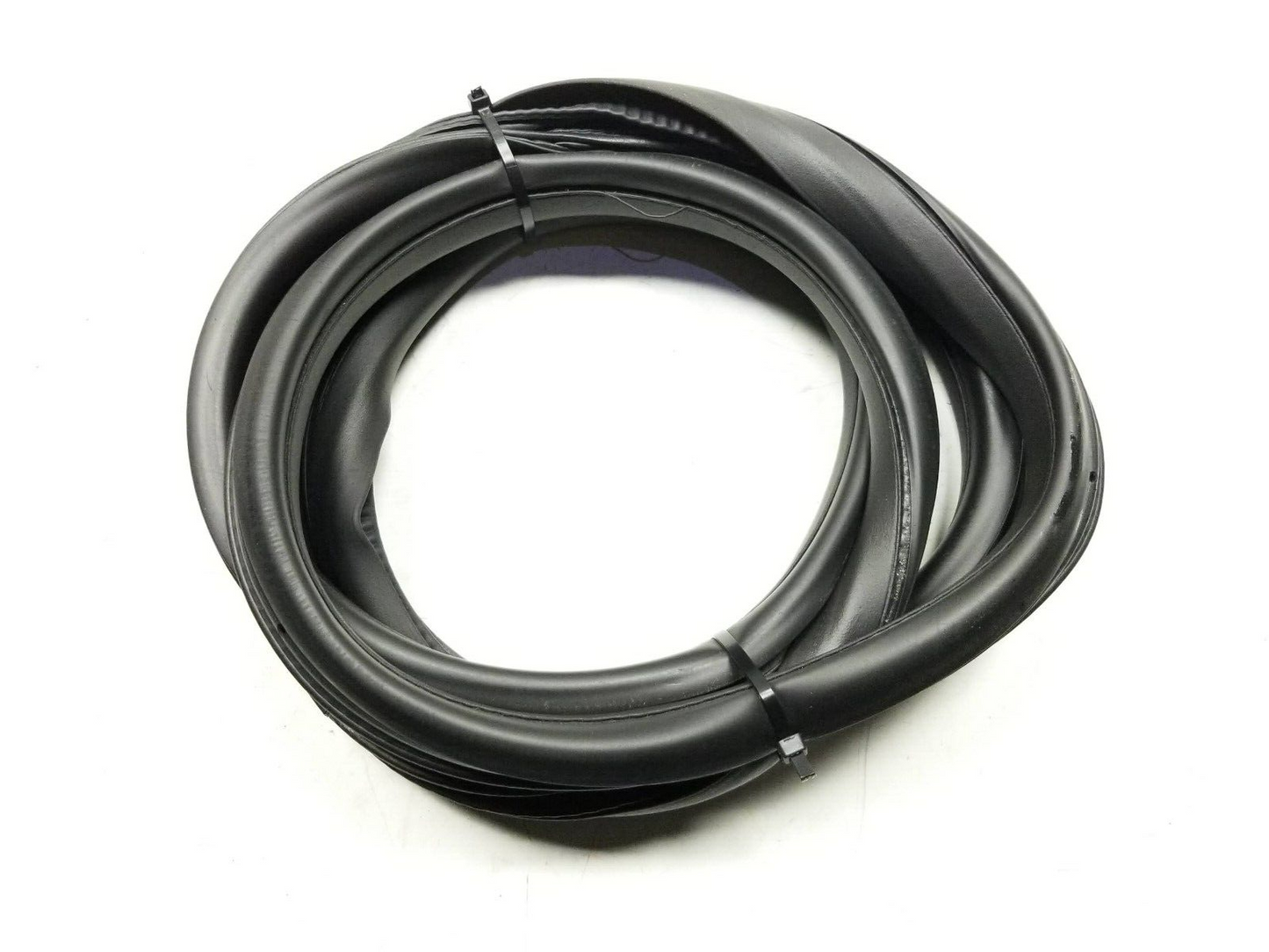 2013 - 2018 Cadillac Ats Rear Door Weather Strip Seal Driver Side Left OEM