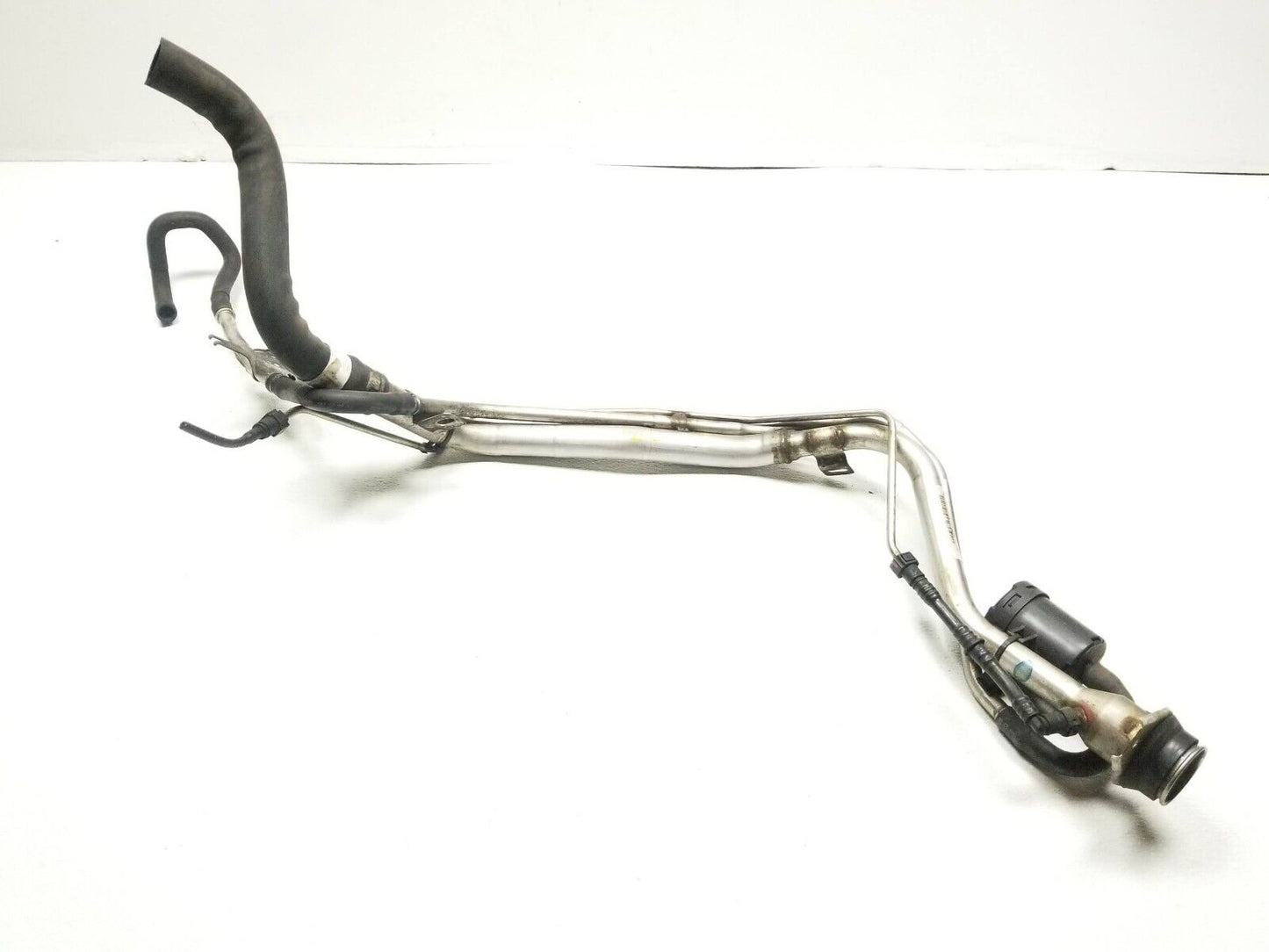 10 11 12 13 Jaguar XJ   Fuel Tank Filler Neck Hose Pipe OEM