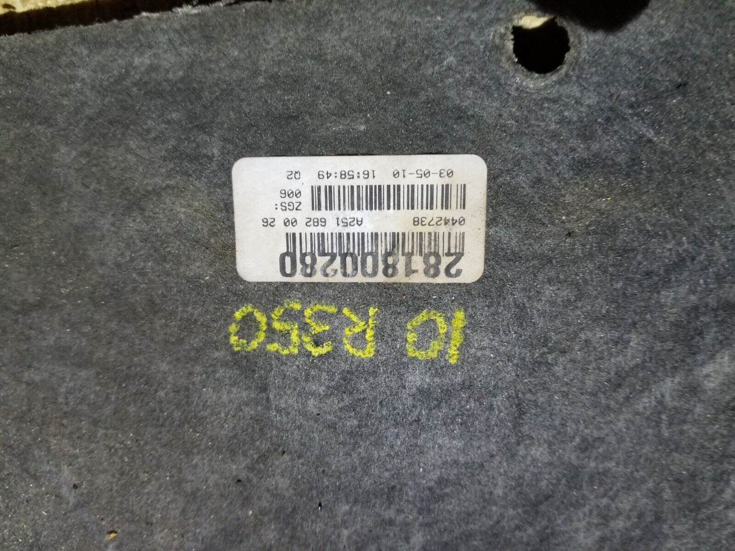 07 08 09 10 Mercedes R350 Hood Insulation Pad Liner Heat Shield 2516820026 OEM
