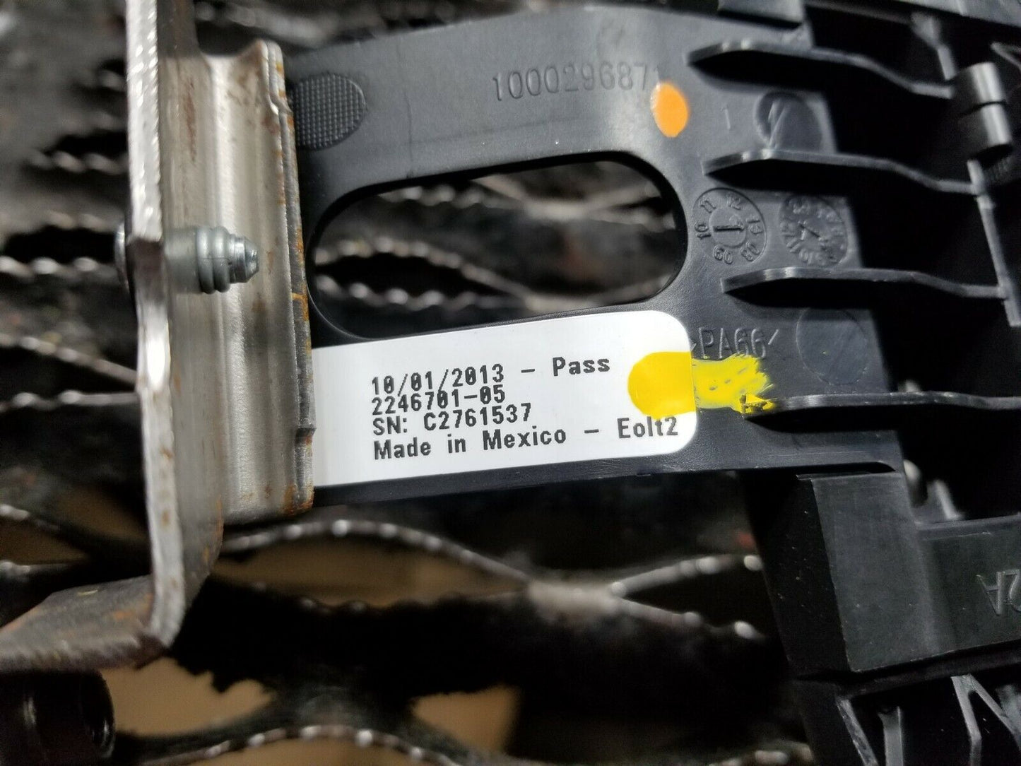 13 14 15 GMC Acadia Front Right Passenger Seat Adjuster Lumbar Support OEM