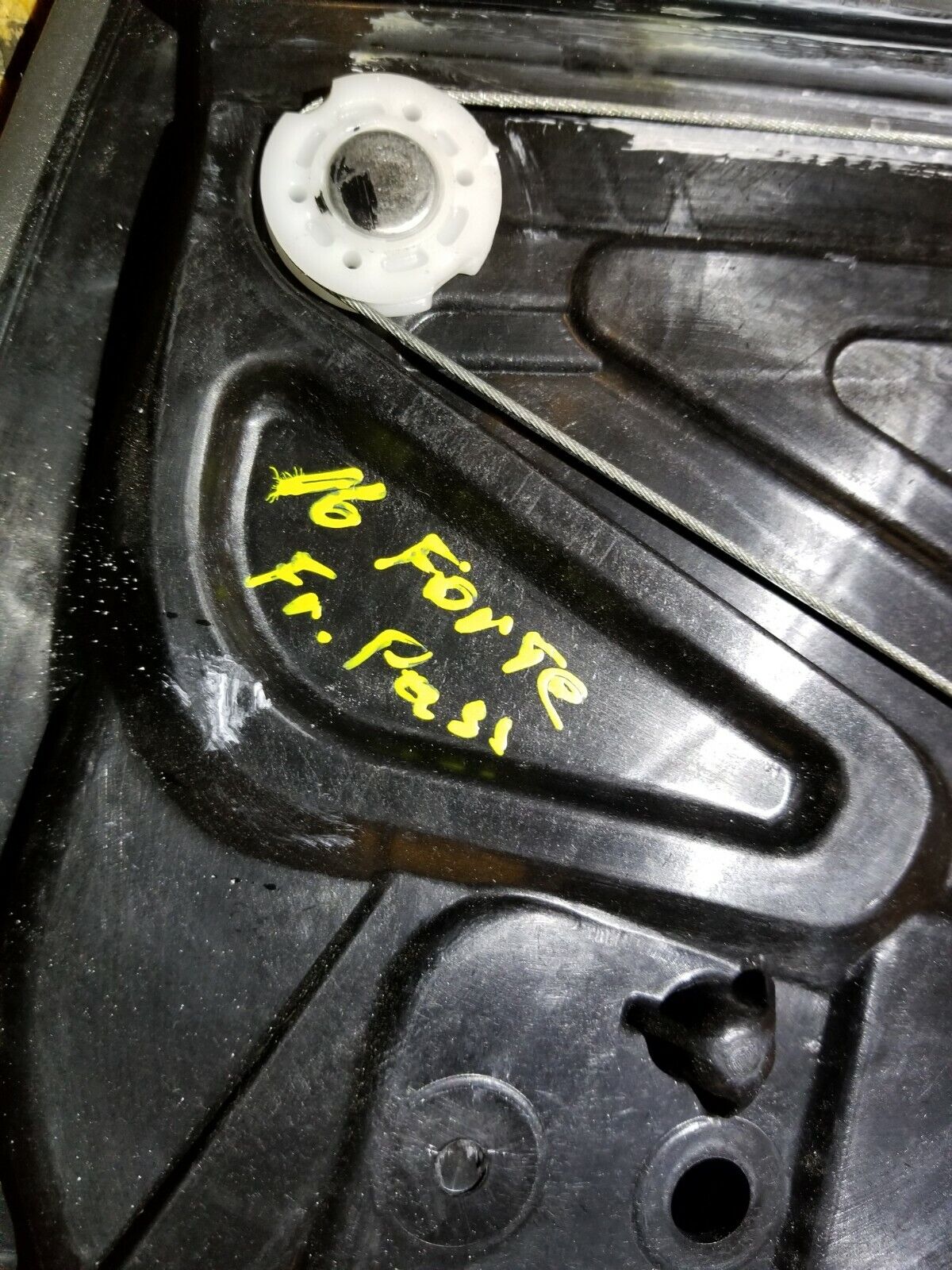 14 15 16 Kia Forte Front Right Pass Side Door Window Regulator Panel OEM 27k