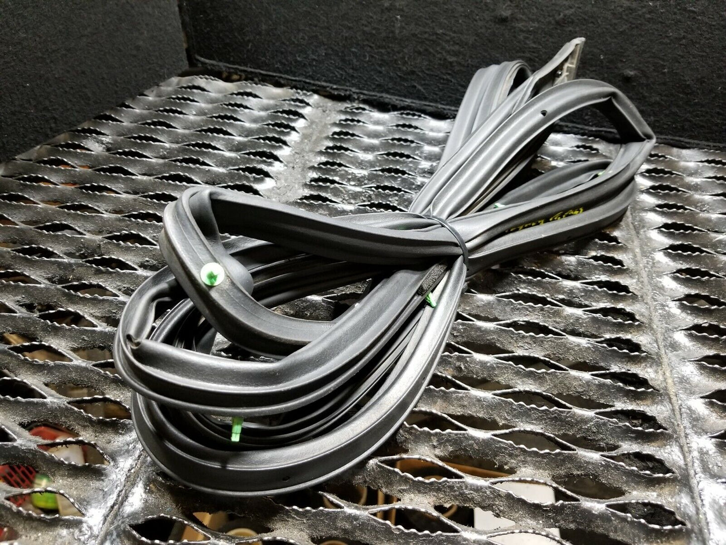 10 11 12 13 14 Subaru Legacy Front Right Passenge Door Weatherstrip Seal OEM