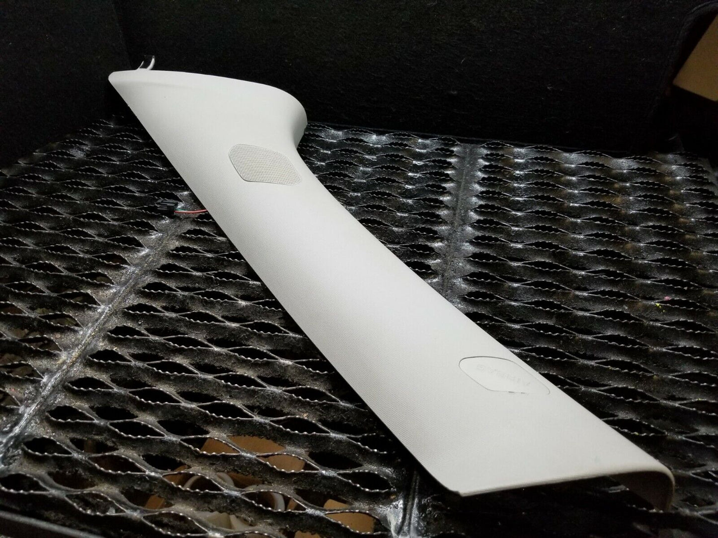 07 08 09 10 11 12 GMC Acadia Driver Left Interior Windshield A Pillar Trim OEM