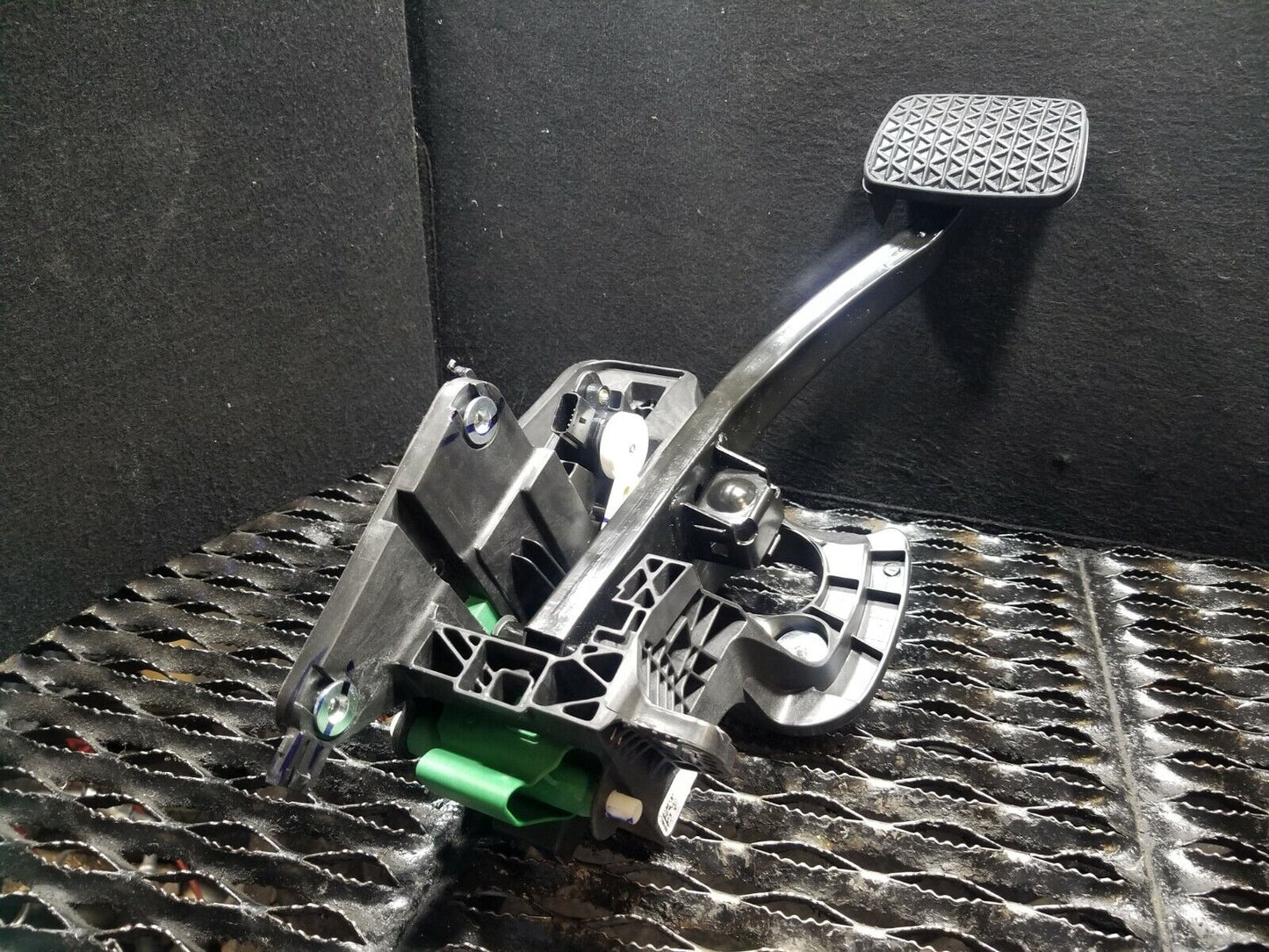 16 17 18 19 Chevrolet Malibu At Brake Pedal Assy OEM 3k