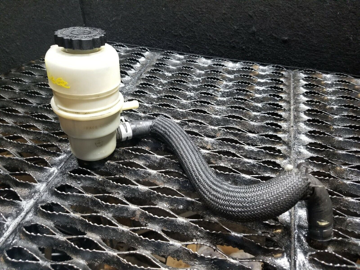 11 12 Dodge Caliber Power Steering Fluid Reservoir  OEM