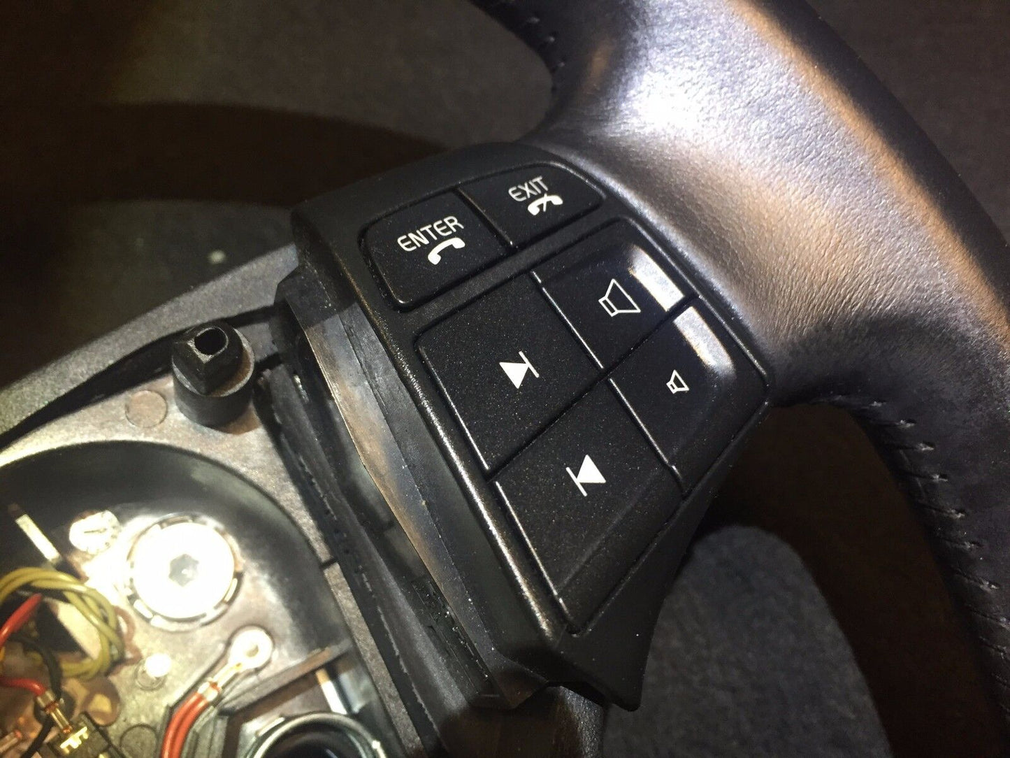 05 06 07 08 09 10 11 Volvo S40 Steering Wheel Cruise Voice Control Leather OEM