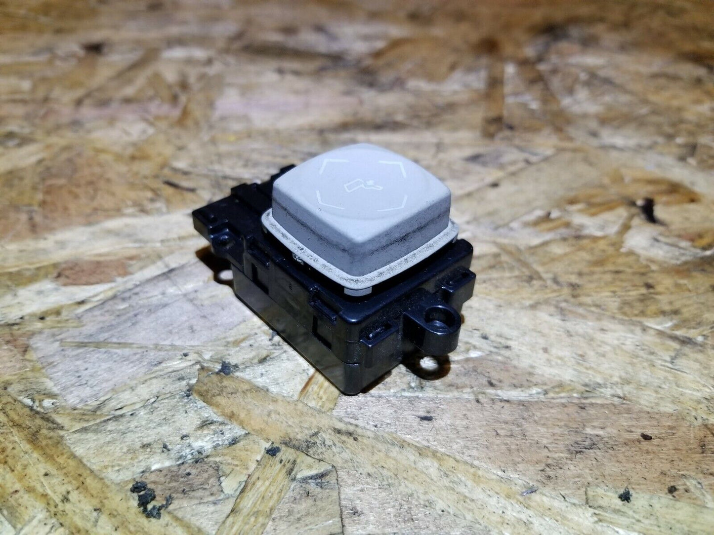 06 07 08 09 10 11 Cadillac DTS Front Left Driver Side Seat Switch Lumbar OEM