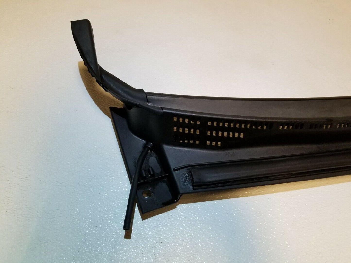 10 11 12 Hyundai Genesis Coupe Windshield Wiper Motor Cowl Trim Panel OEM