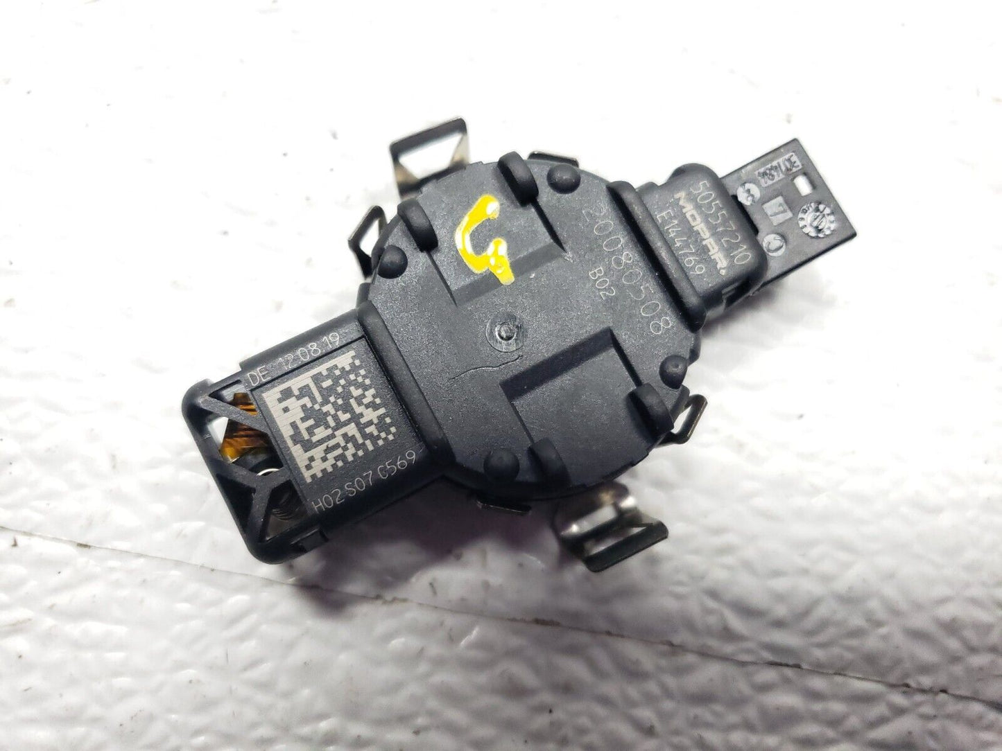 17 18 19 Alfa Romeo Giulia Windshield Rain Sensor 50557210 OEM 21k Miles