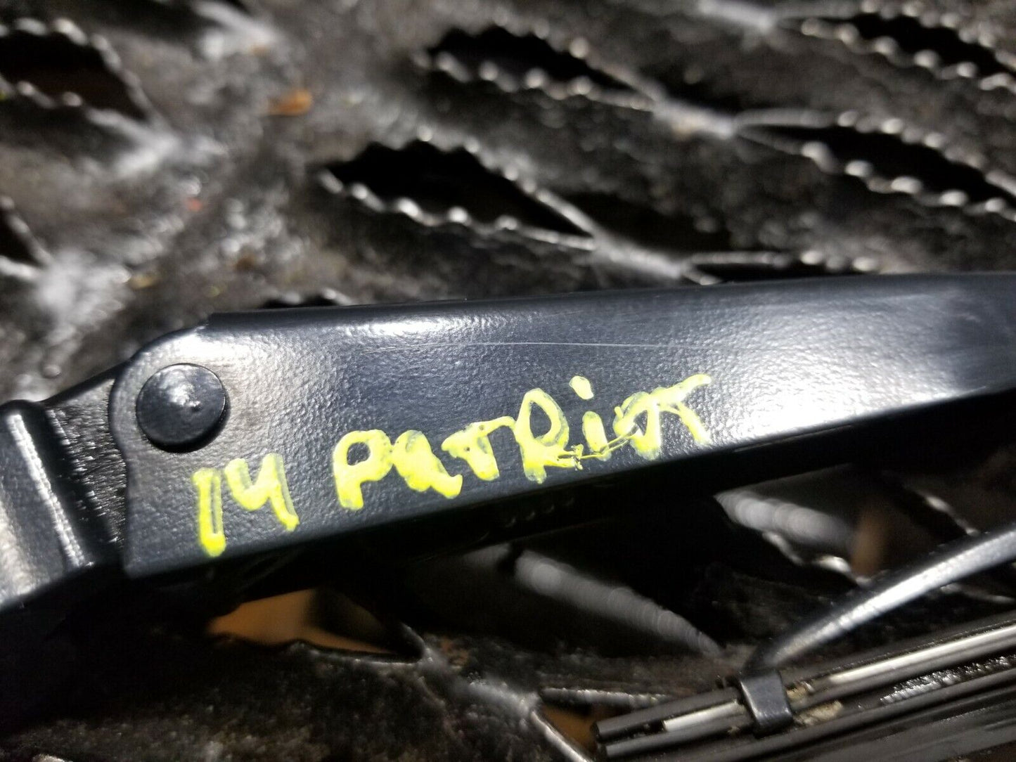 12 13 14 15 16 Jeep Patriot Rear Trunk Window Wiper Arm OEM