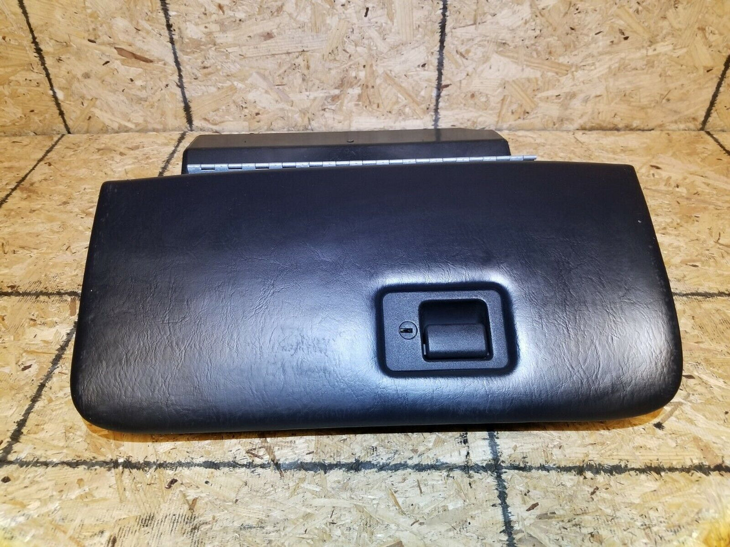 07 08 09 10 11 Lincoln Town Car Glove Box OEM 65k