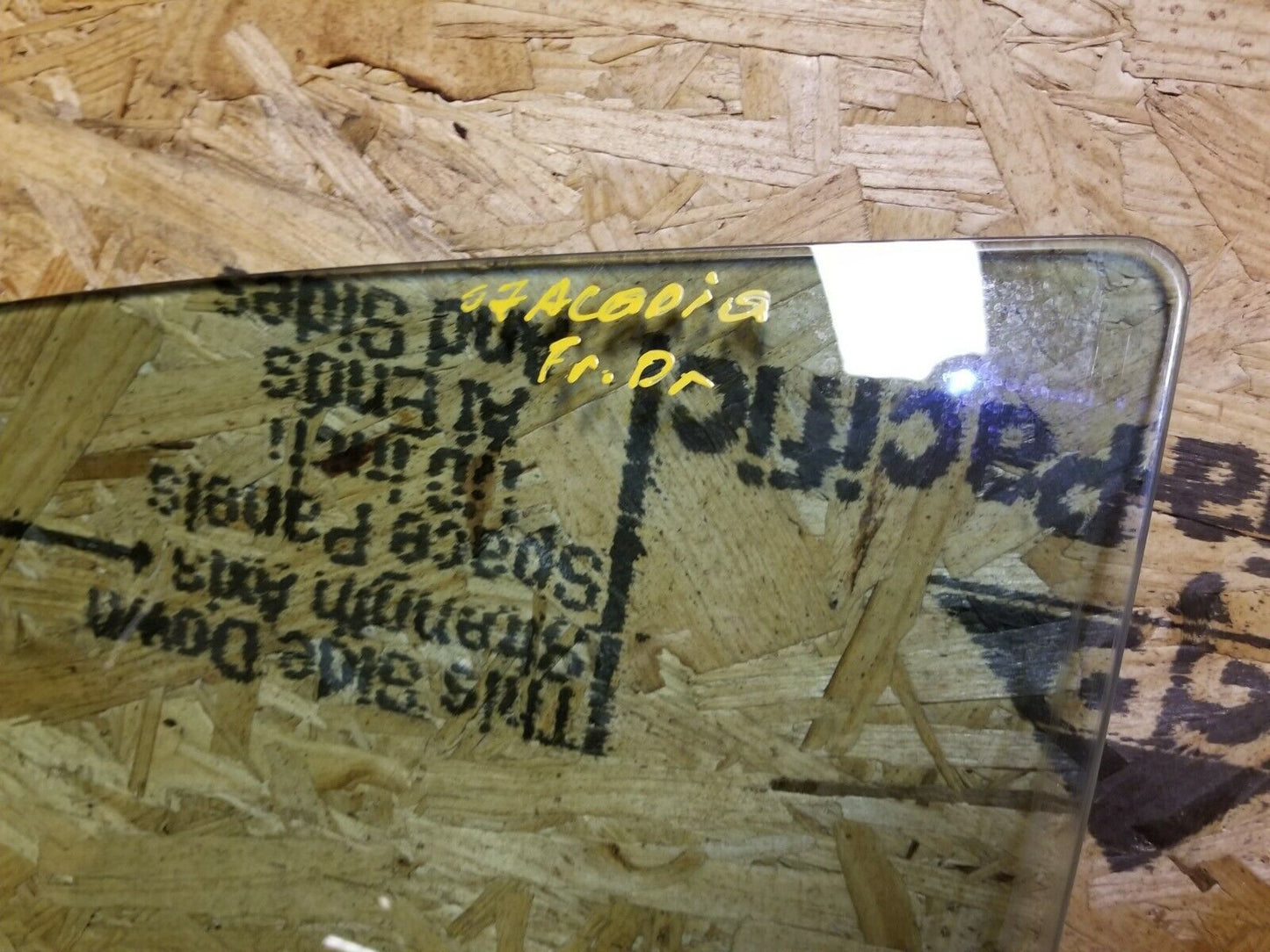 07 08 09 10 11 12 GMC Acadia Front Left Driver Door Window Glass OEM