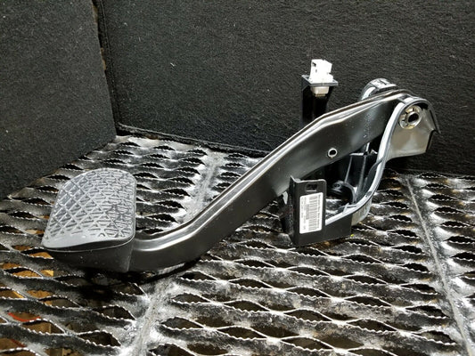 10 11 12 13 Mercedes W212 E350 Brake Stop Pedal OEM 39k