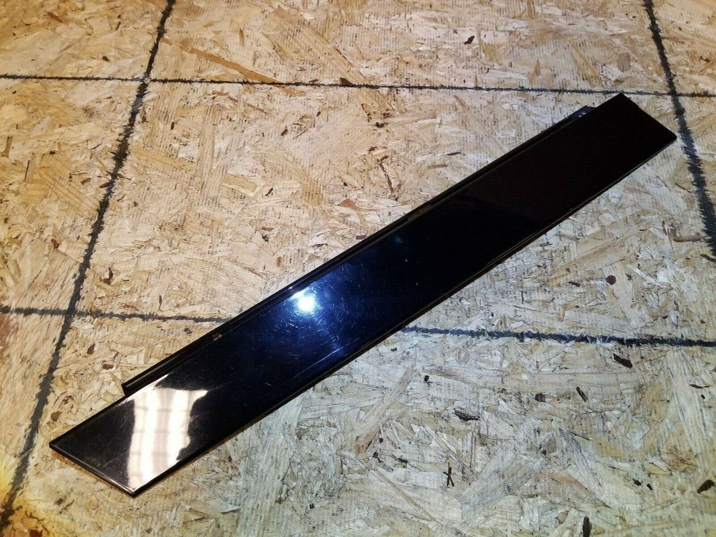 07 08 09 10 Mercedes R350 Rear Right Pass Door Molding Trim C Pillar OEM