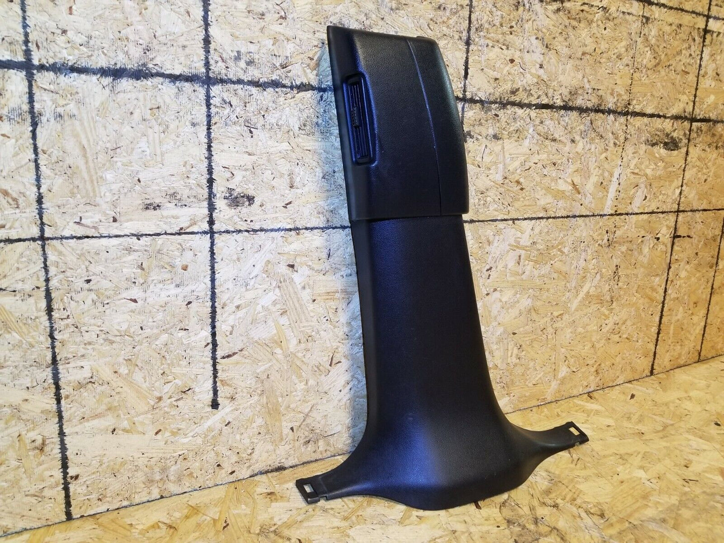 06 07 08 Infiniti Fx35 Center Lower B Pillar Trim Panel Left Driver Side OEM
