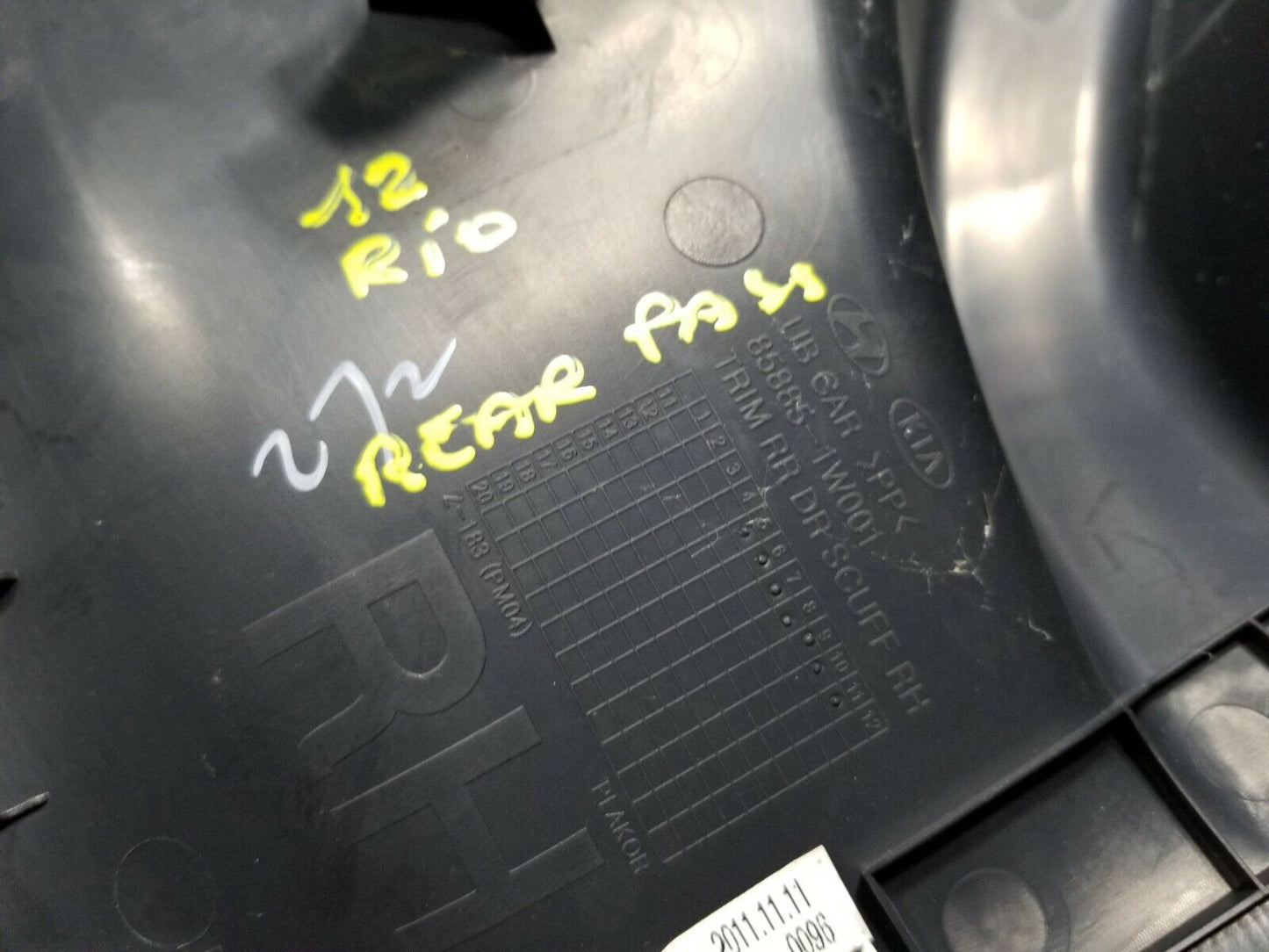 12 13 14 15 Kia Rio Rear Right Passenger Side Door Sill Scuff Plate Trim OEM