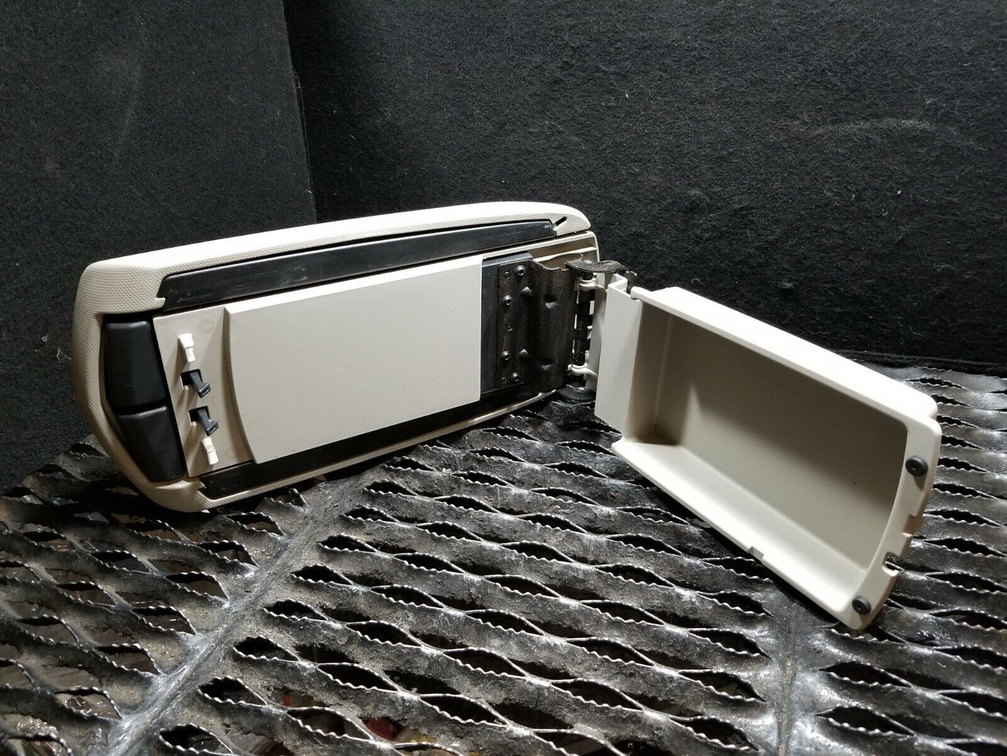 07 08 09 10 Chrysler Sebring Center Console Armrest OEM