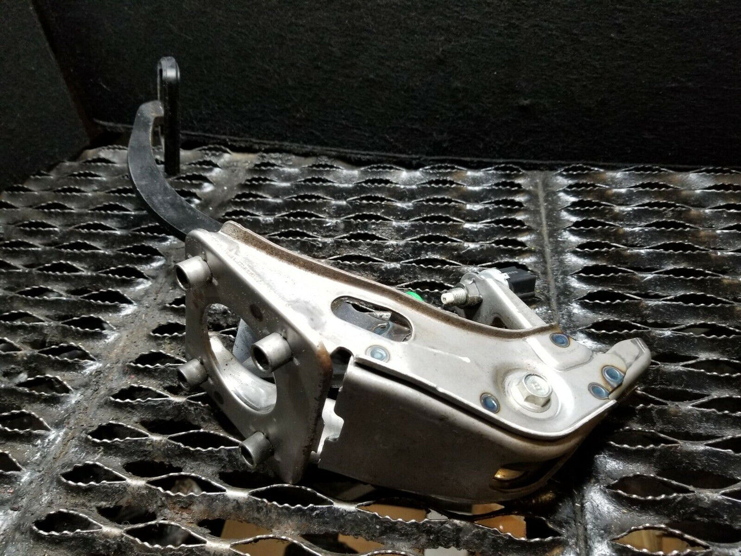 2004 2005 2006 Scion Xa Brake Pedal OEM