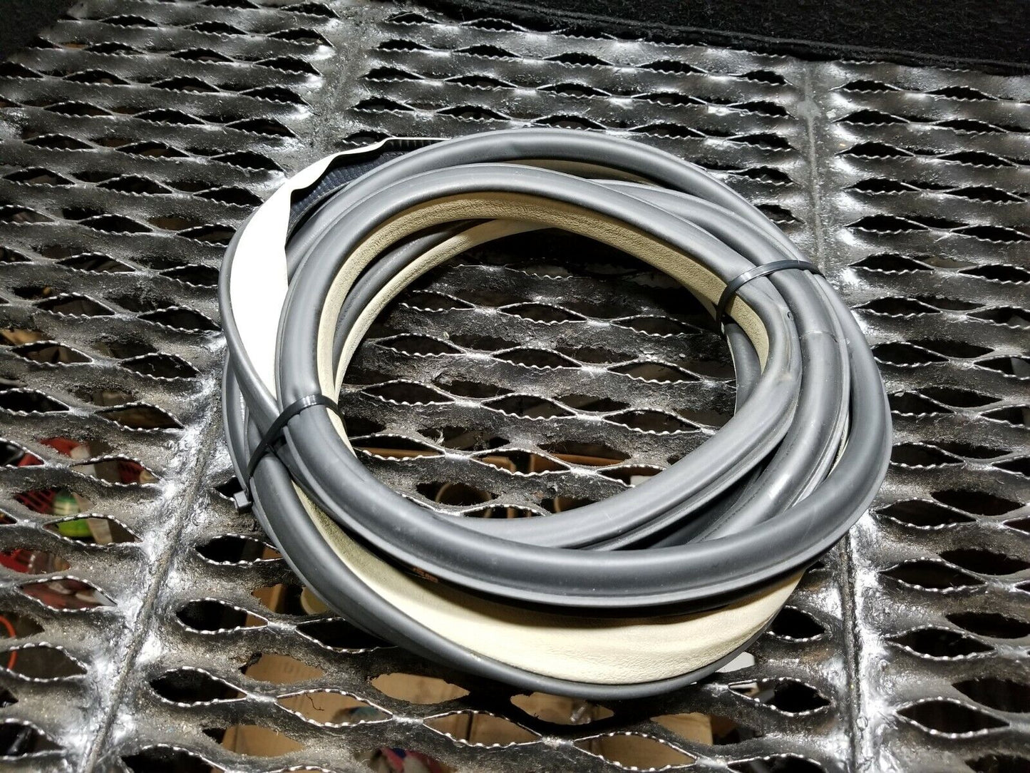 10 11 12 13 14 Subaru Legacy Front Right Passenge Door Weatherstrip Seal OEM
