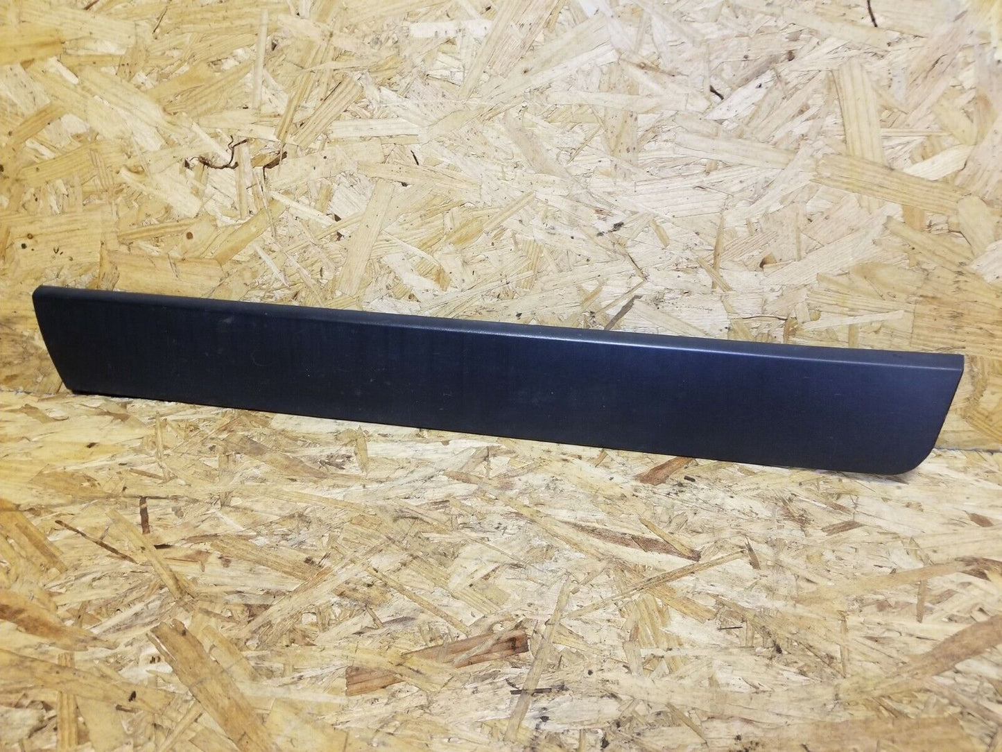 07 08 09 10 11 12 GMC Acadia Rear Left Driver Side Door Sill Molding OEM